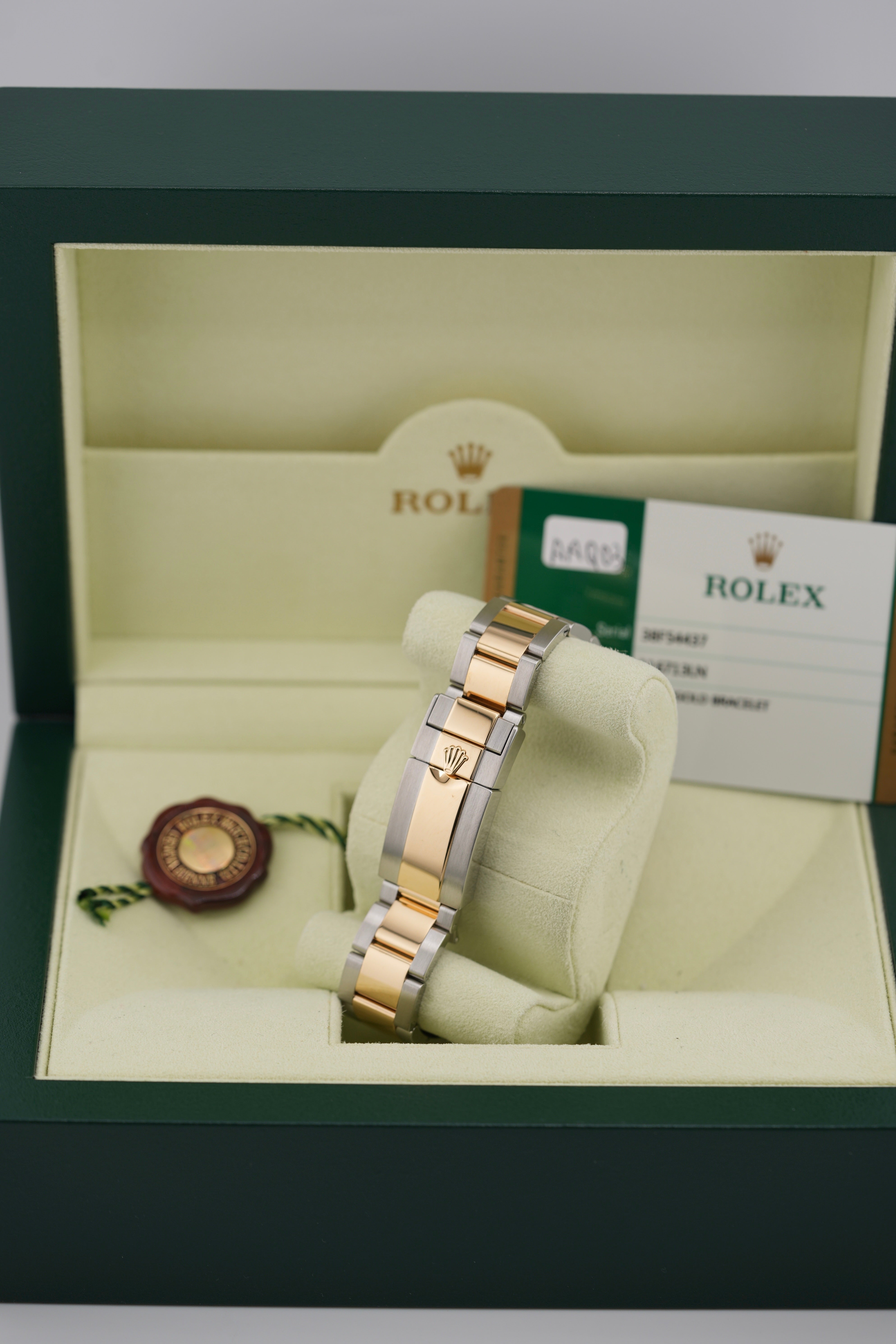 Rolex GMT Master 116713LN (2015 Box & Papers)