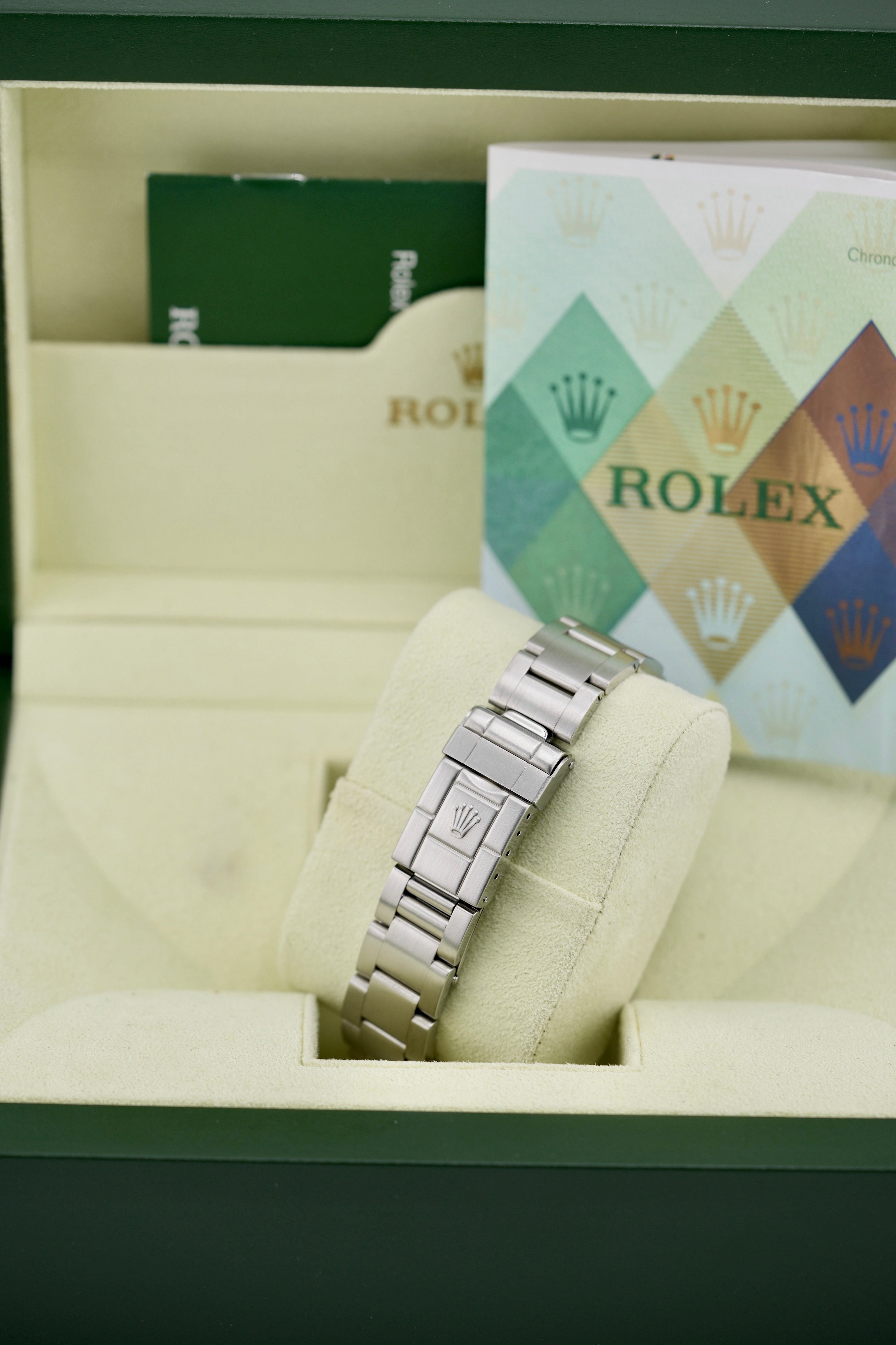 Rolex Explorer 16570 (Box & Papers)