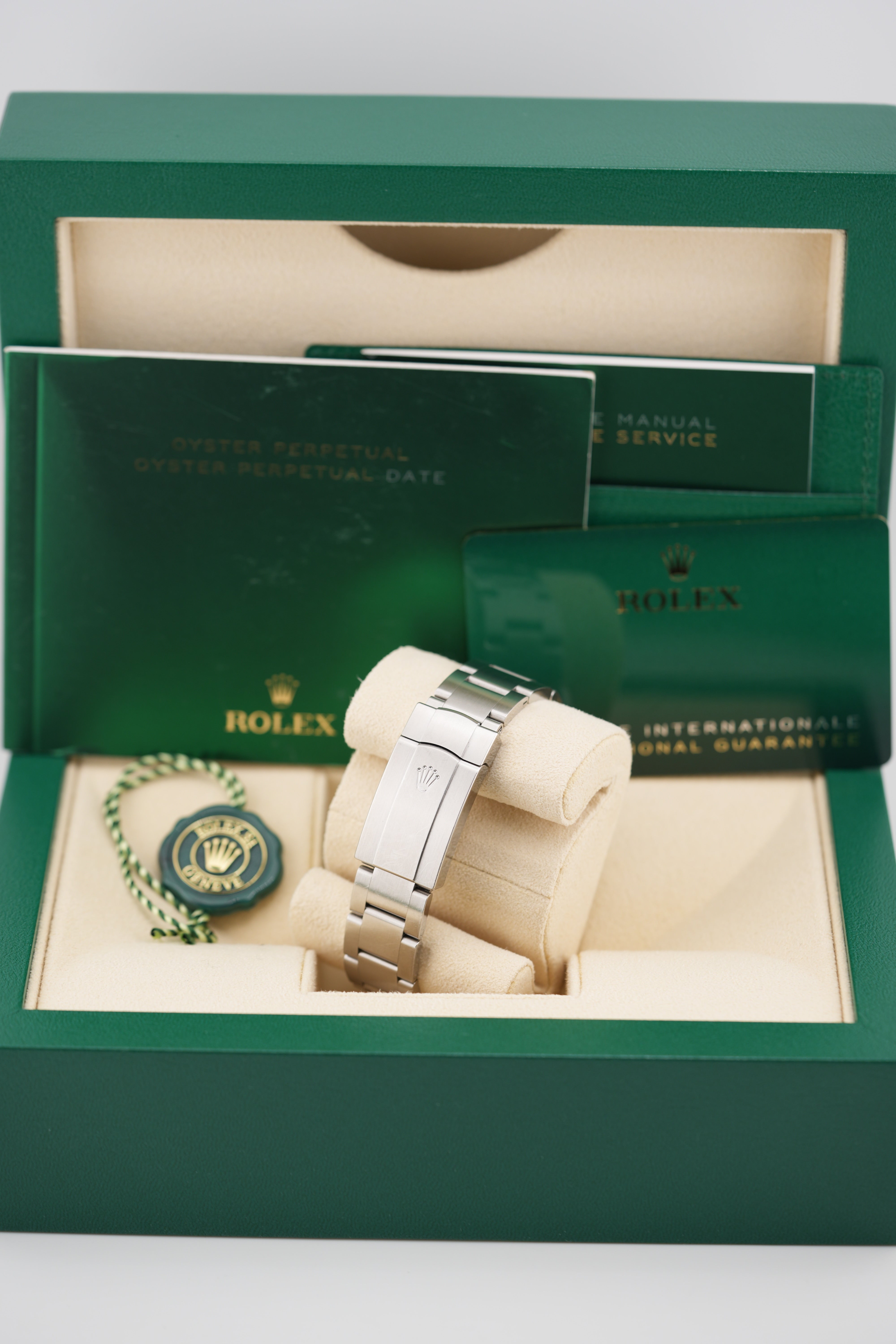 Rolex Oyster Perpetual 36 126000 (2025 Box & Papers)