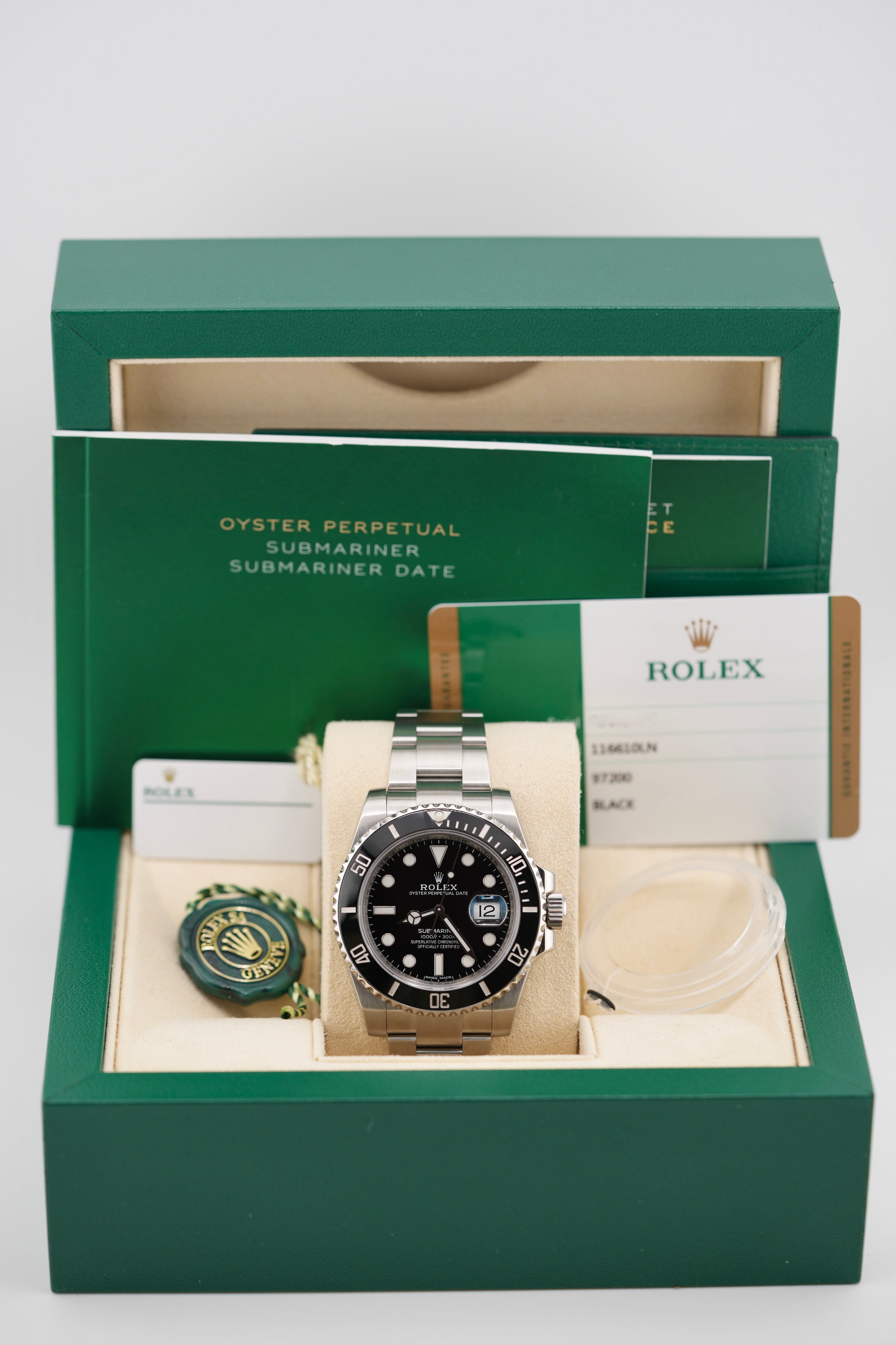 Rolex Submariner 116610LN (2018 Box & Papers)