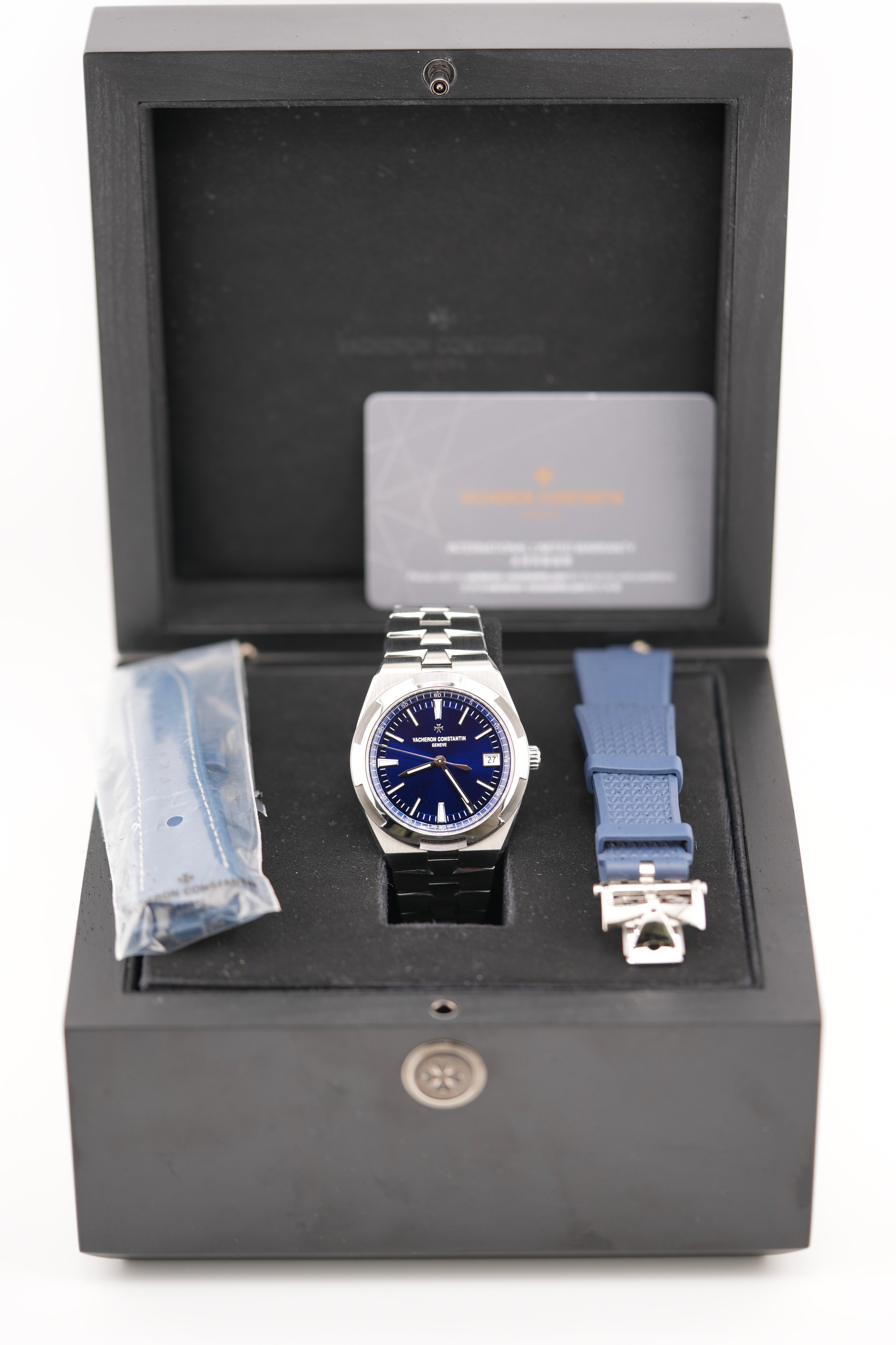 Vacheron Constantin Overseas 4520V "Blue" (2024 Box & Papers)