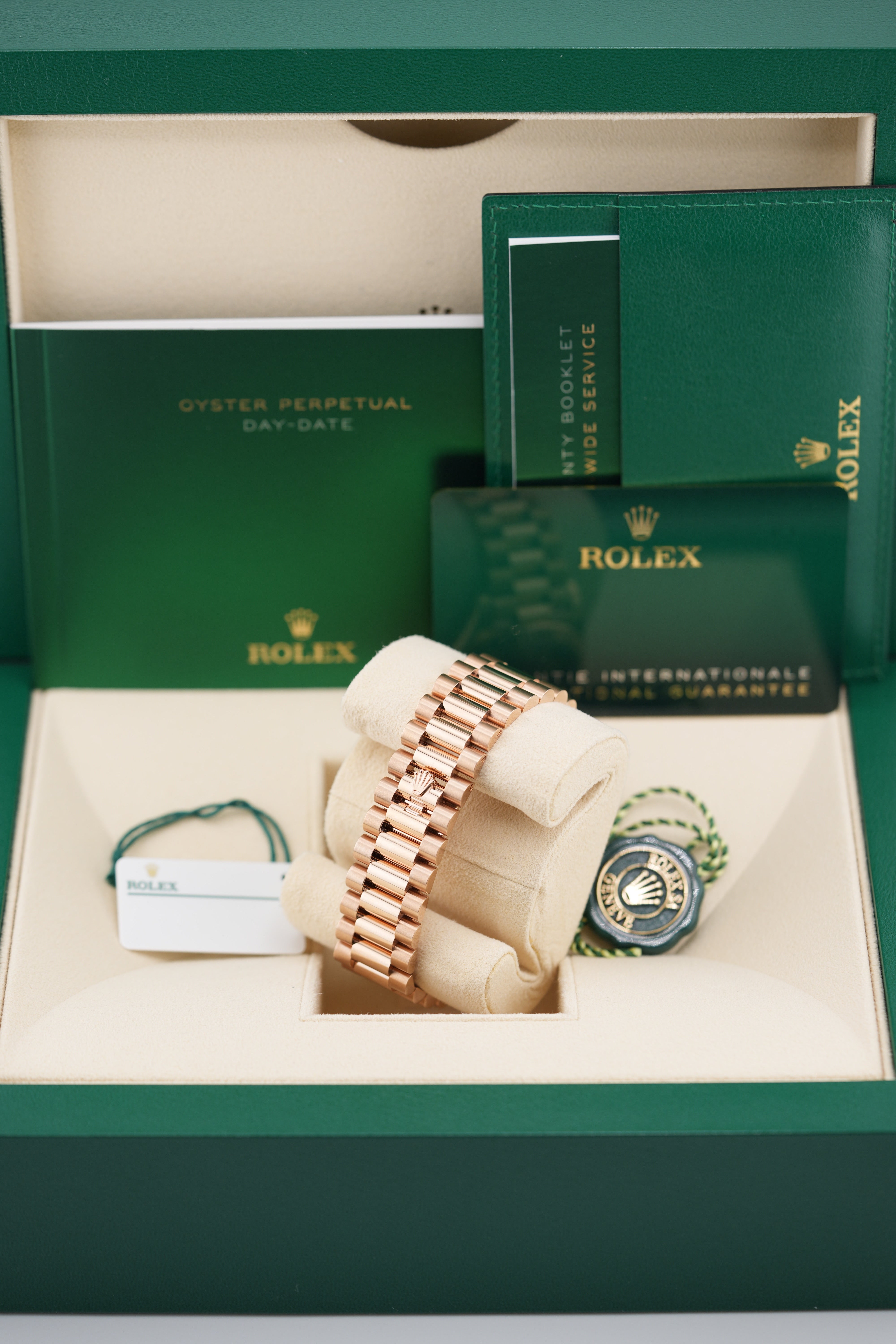 Rolex Day-date 40MM 228235 "Chocolate" (2022 Box & Papers)