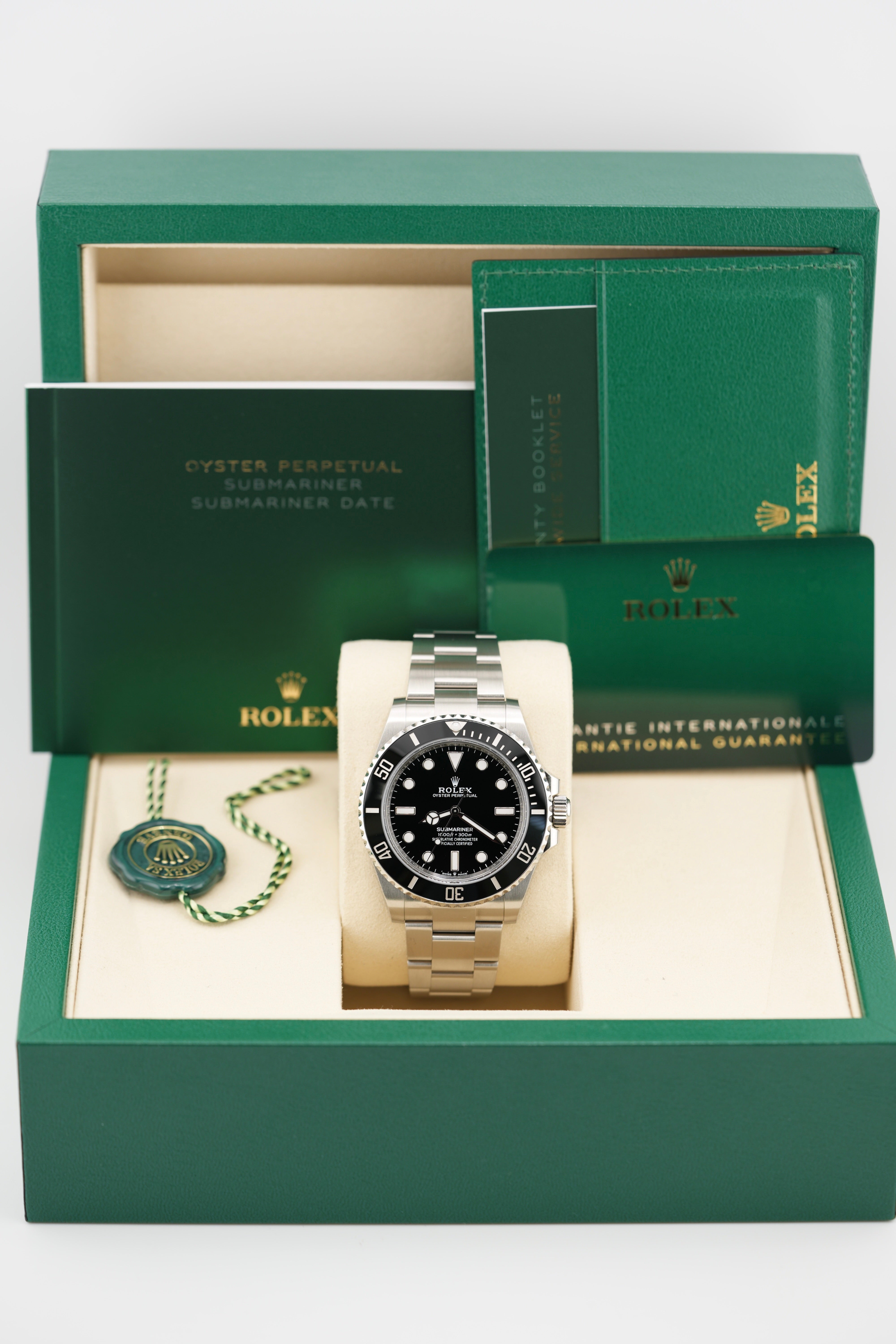 Rolex Submariner 41MM 124060 "No-date" (2025 NEW Box & Papers)