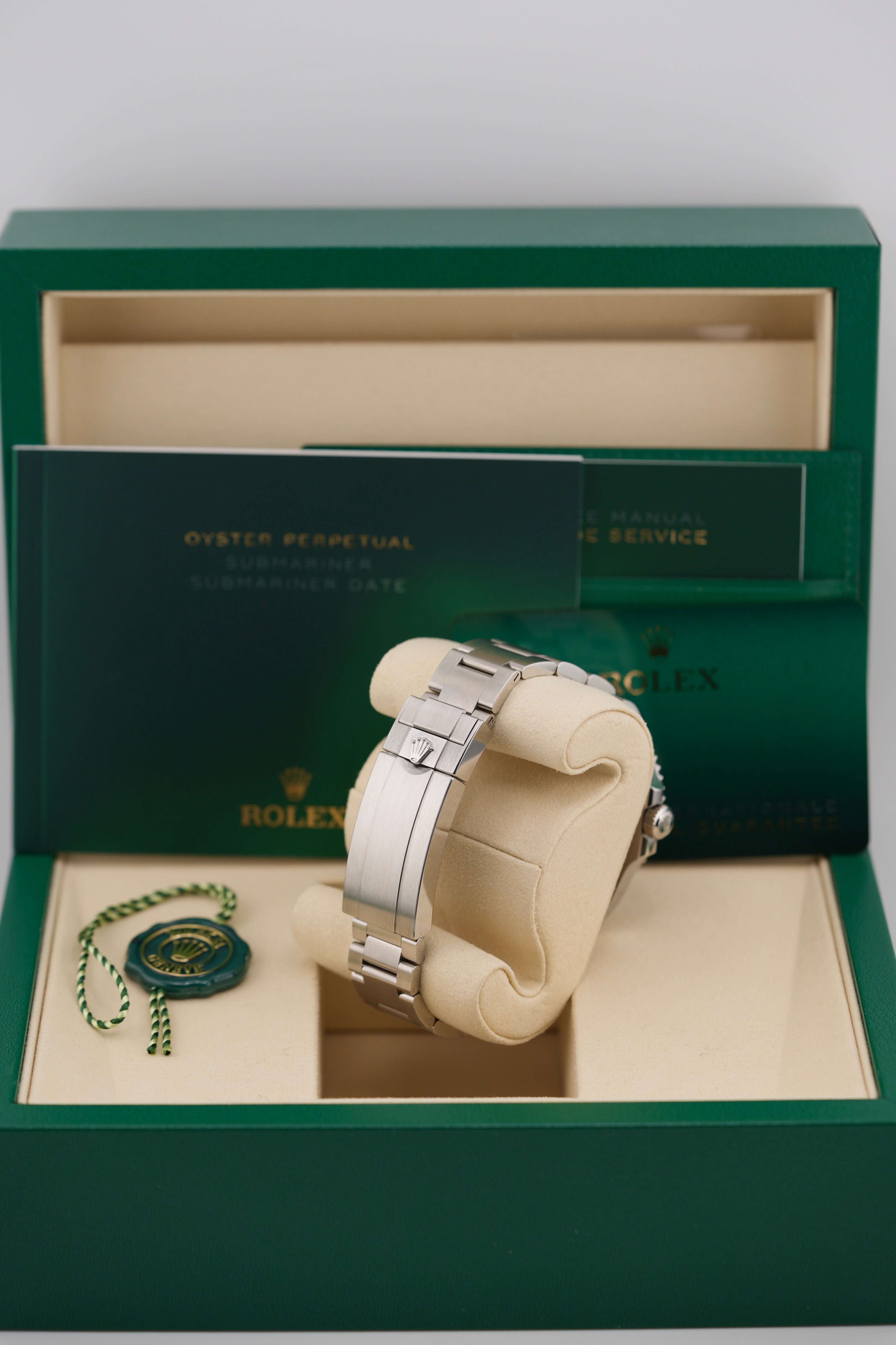 Rolex Submariner 126610LN (2025 UNWORN Box & Papers)