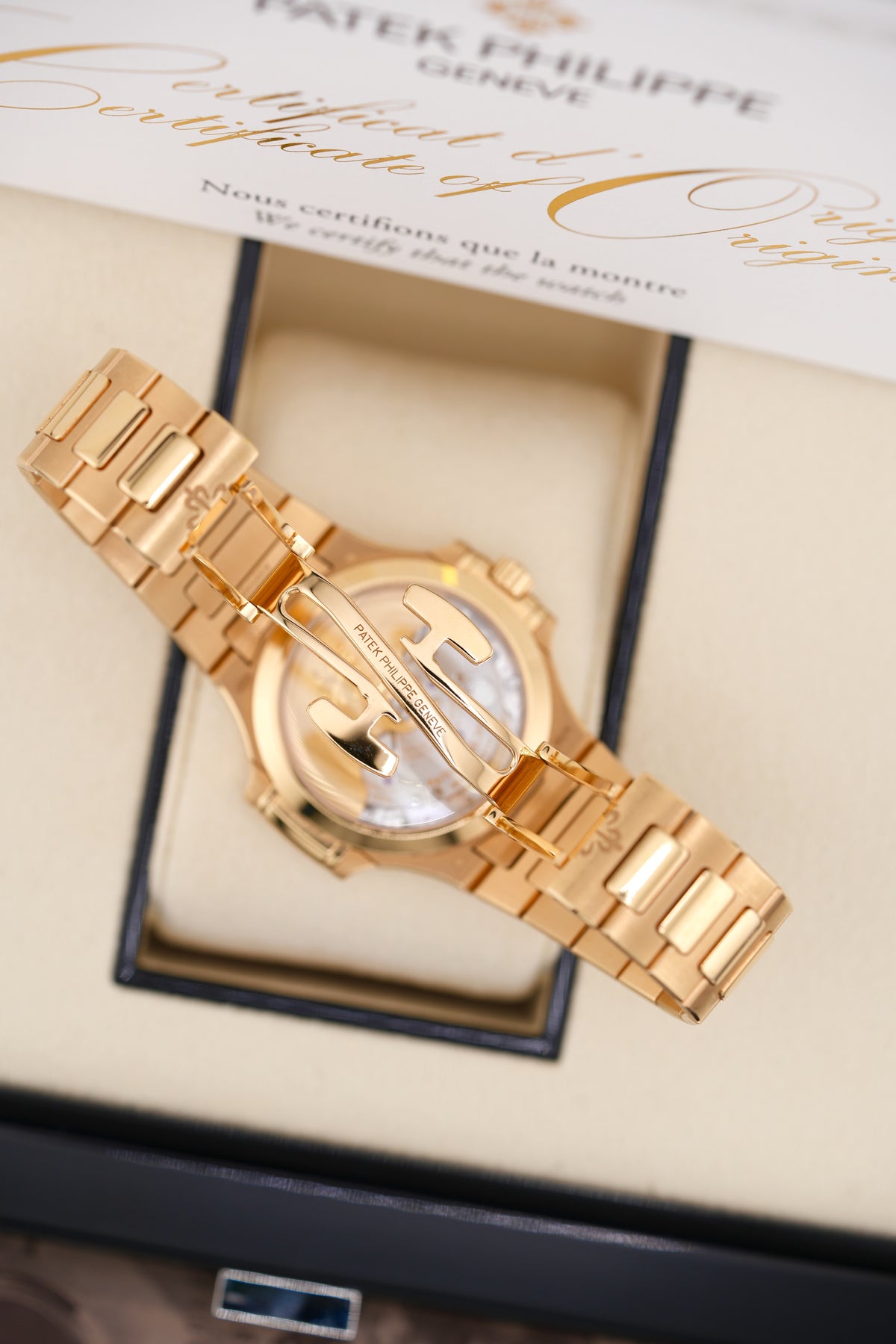Patek Philippe Ladies Nautilus 7118/1200R-001 (2025 Box & Papers)