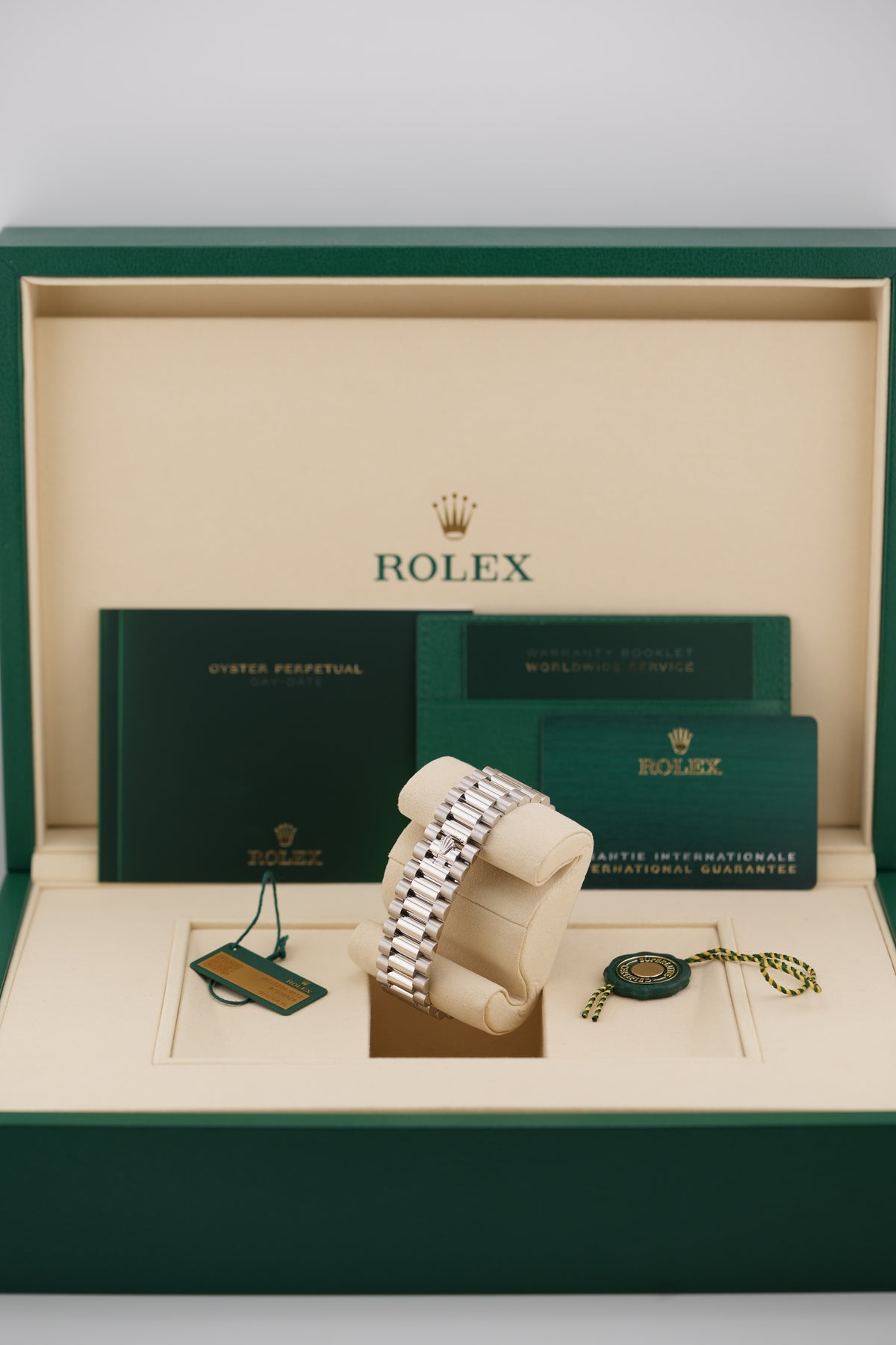 Rolex Day-date 40MM "Ice Blue" (2026 Box & Papers)