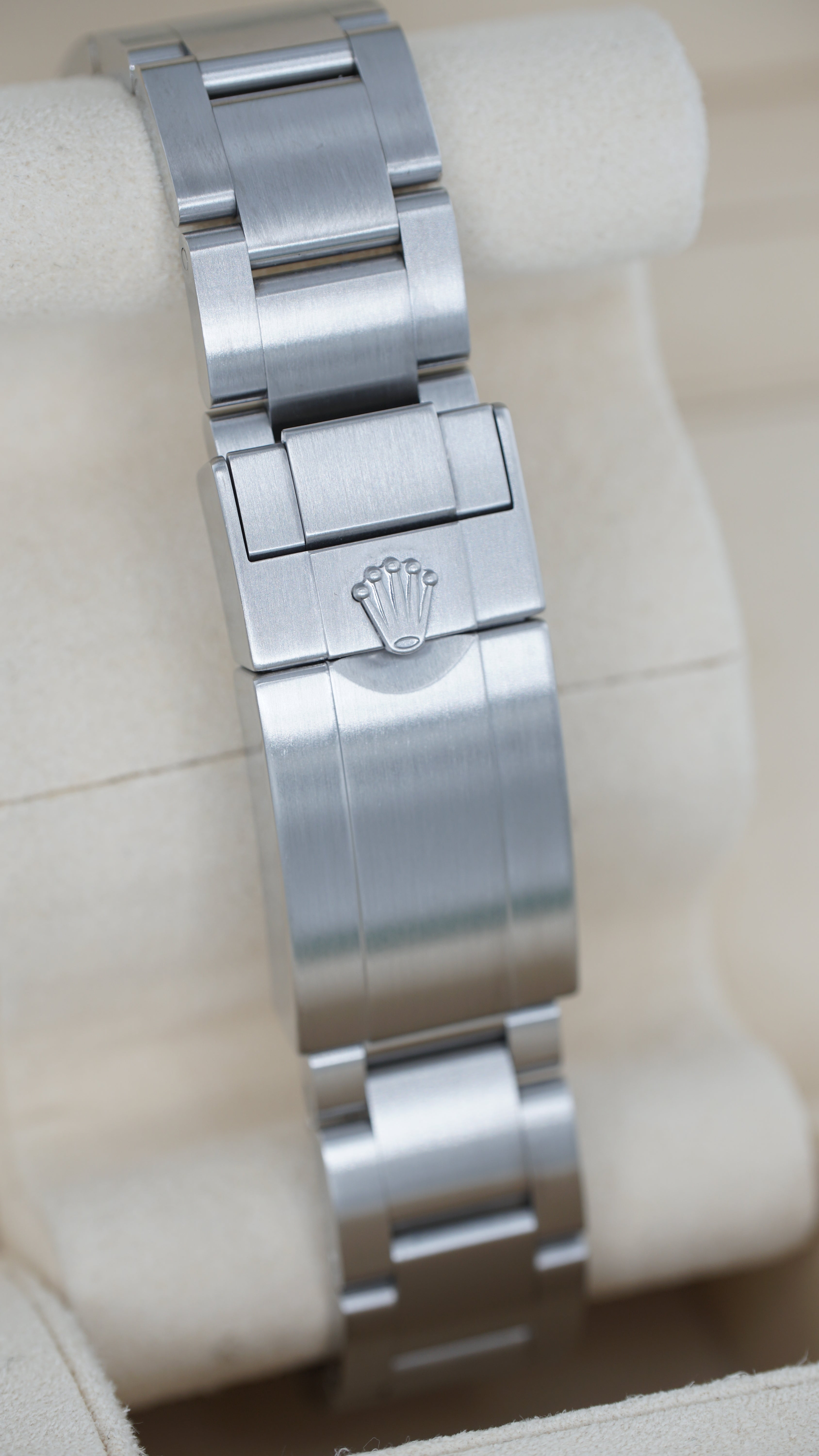 Rolex Explorer II 216570 "Polar" (Box & Papers 2019)