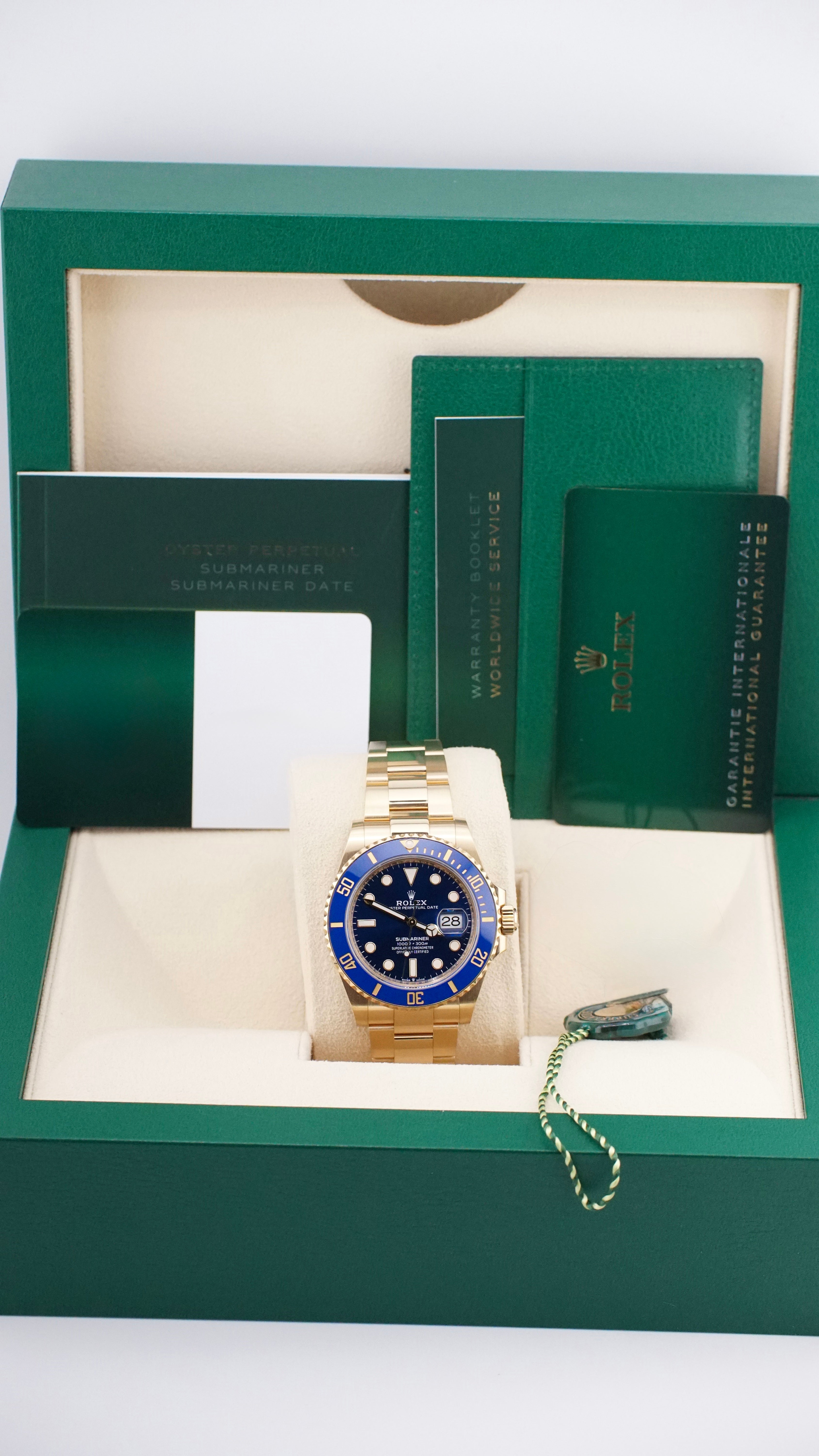 Rolex Submariner "Bluesy" 126618LB (2021 Box & Papers)
