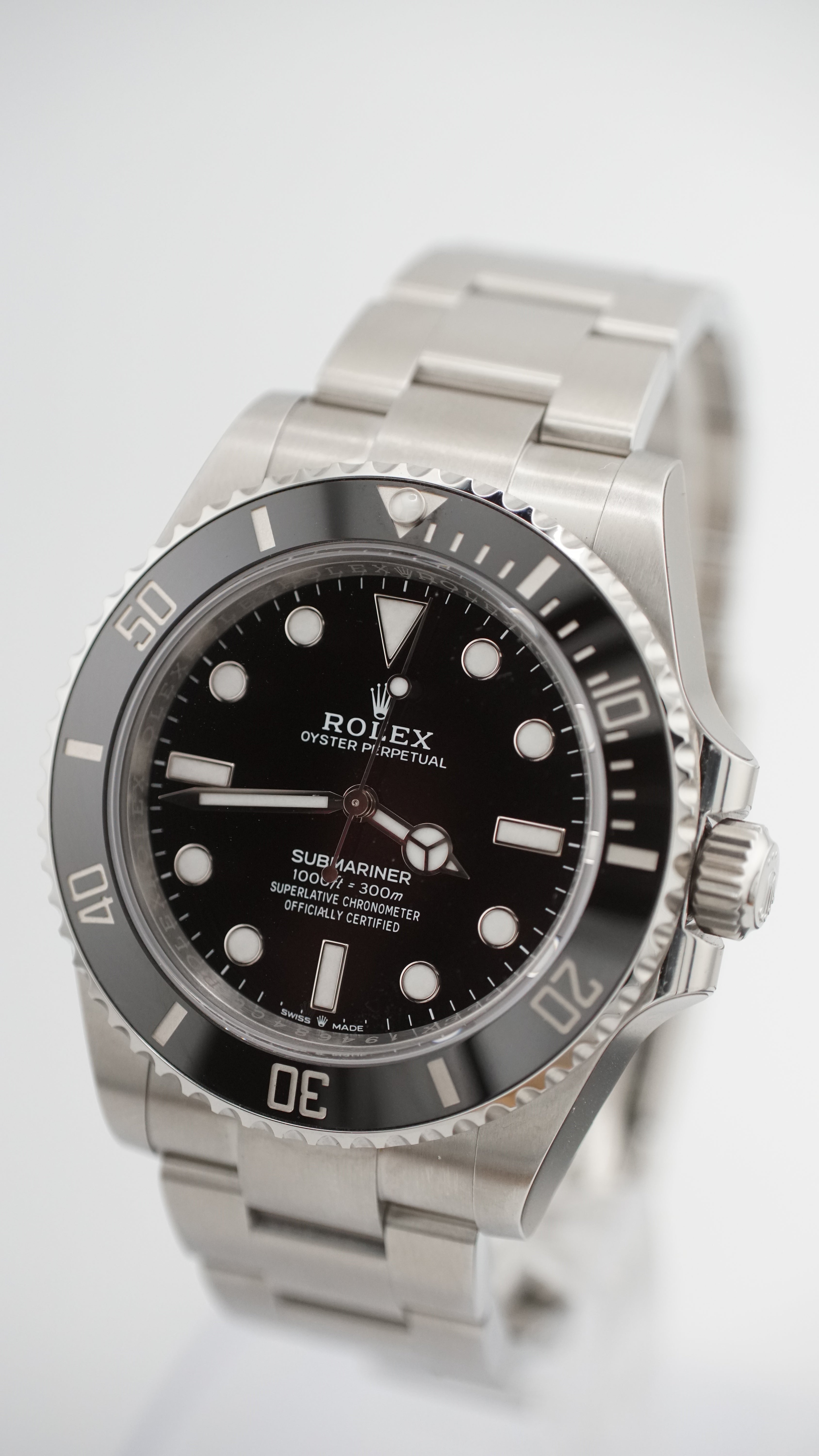 Rolex Submariner No-date 124060 (2025 FULL STICKERS NEW BOX & PAPERS)