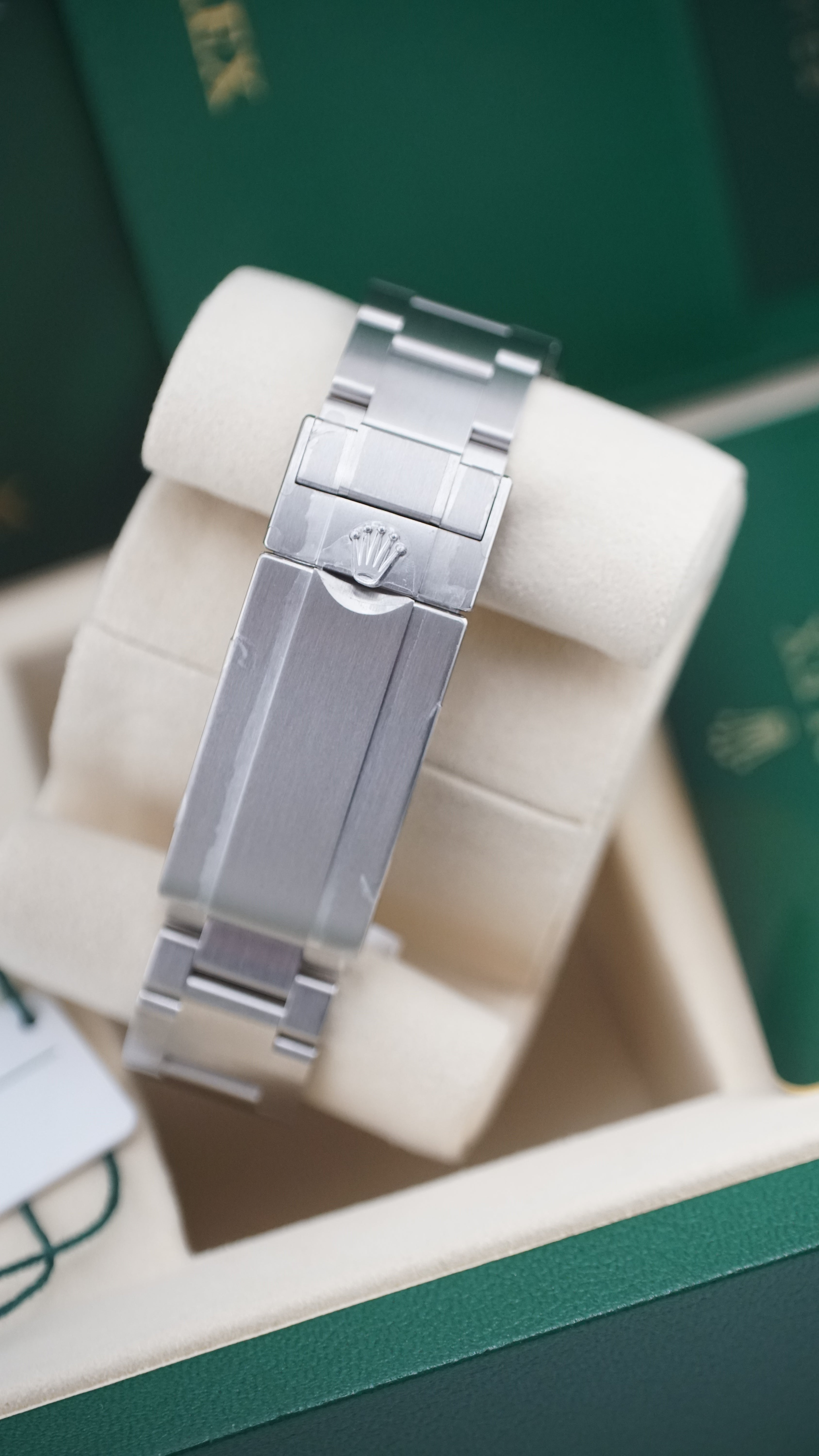 Rolex Submariner No-date 124060 (2025 FULL STICKERS NEW BOX & PAPERS)