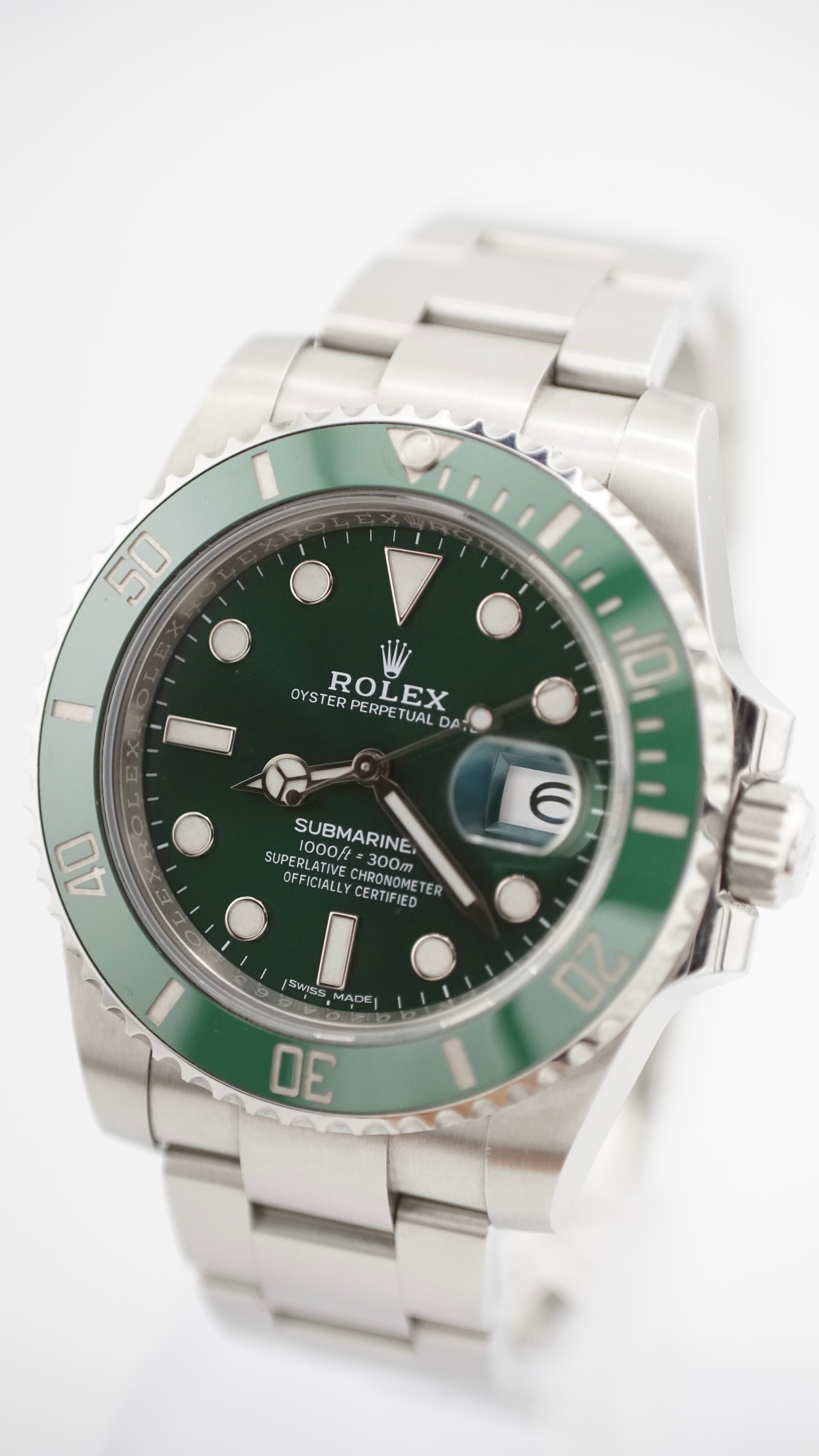 Rolex Submariner 116610LV "HULK" (2020 NEW CARD BOX & PAPERS)