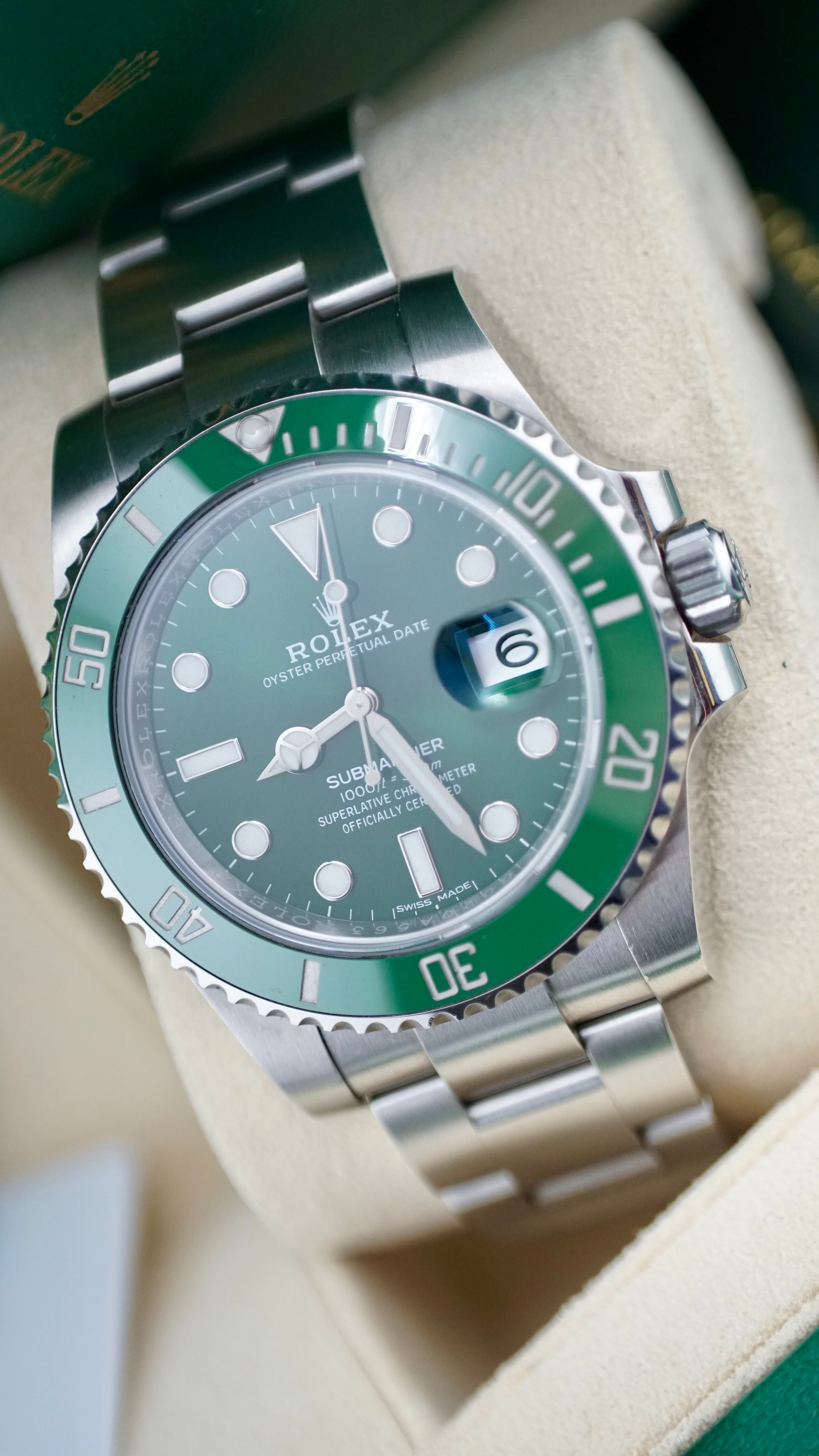 Rolex Submariner 116610LV "HULK" (2020 NEW CARD BOX & PAPERS)