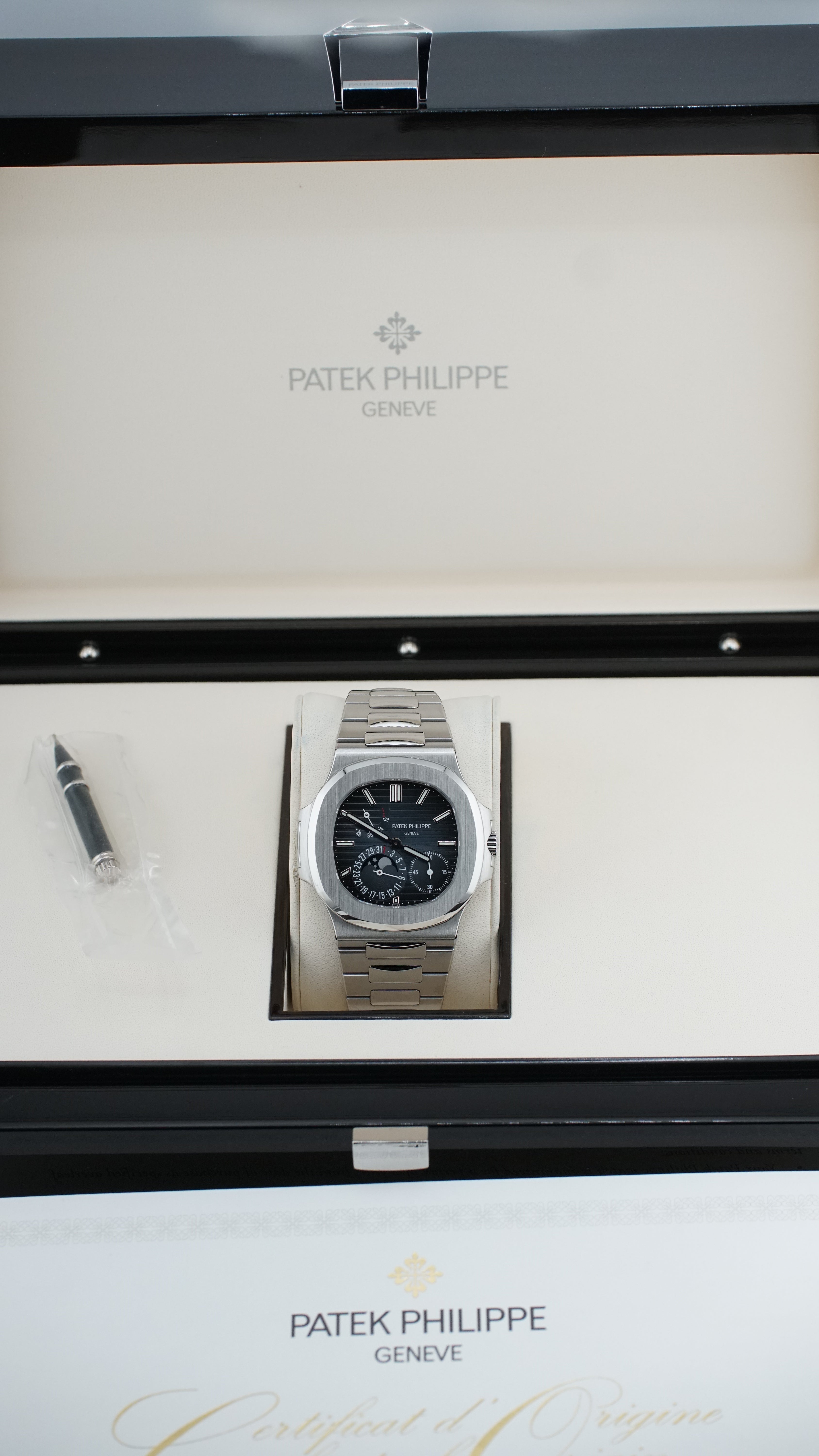 Patek Philippe Nautilus 5712 (Box & Papers) – HorologyXchange