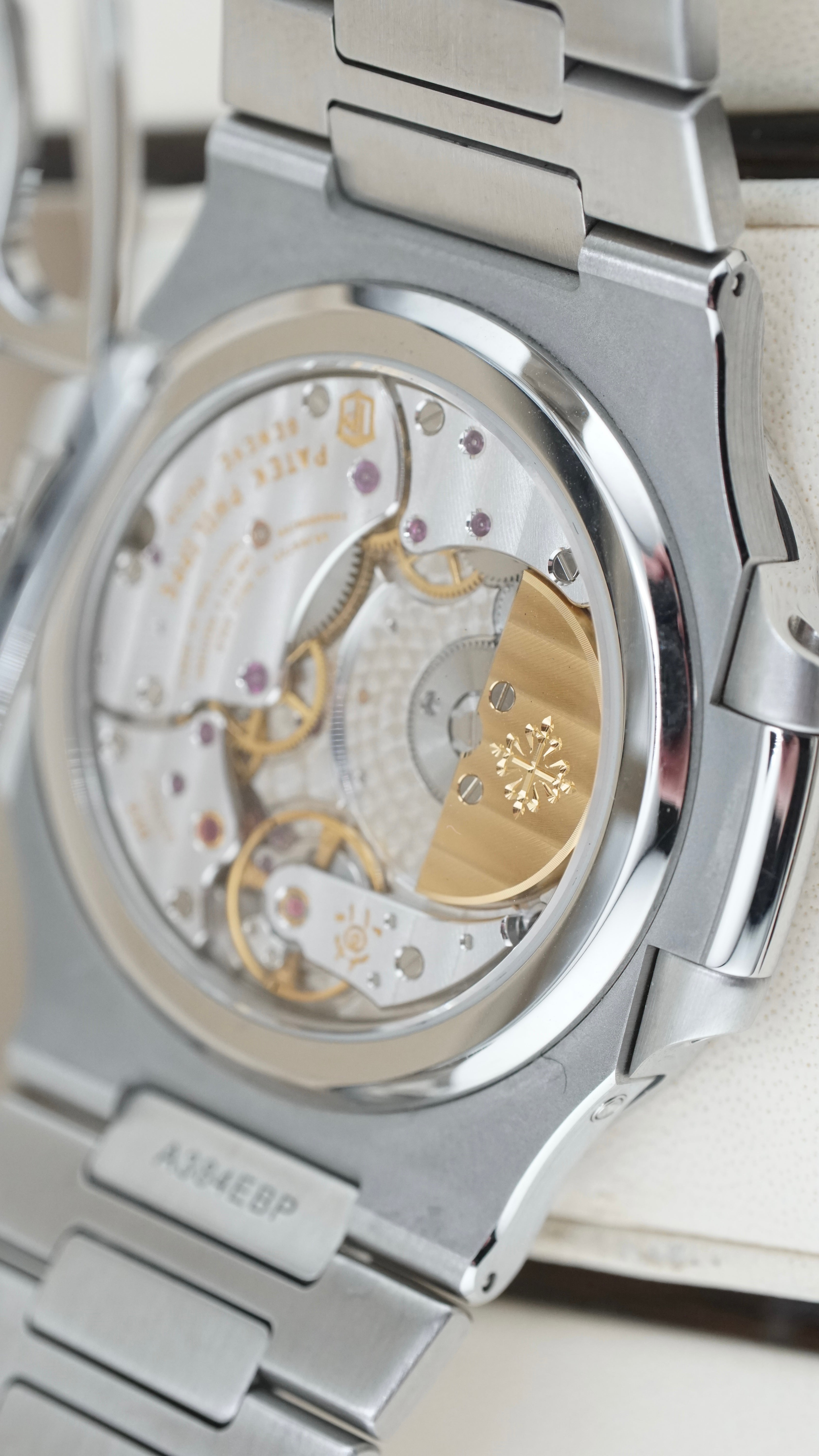 Patek Philippe Nautilus 5712 (Box & Papers)