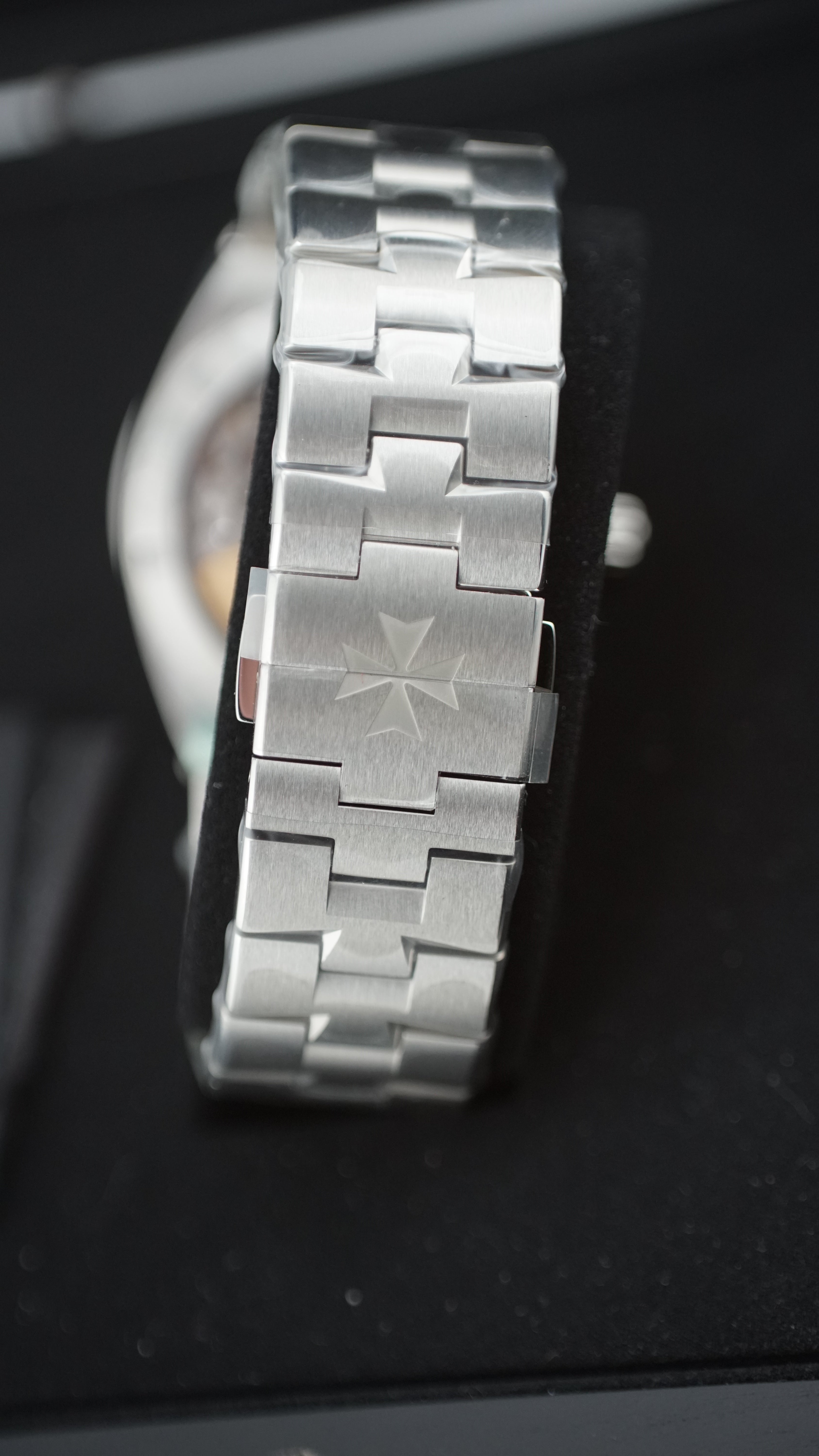 Vacheron Constantin Overseas 4500V (2021 NOS Box & Papers)