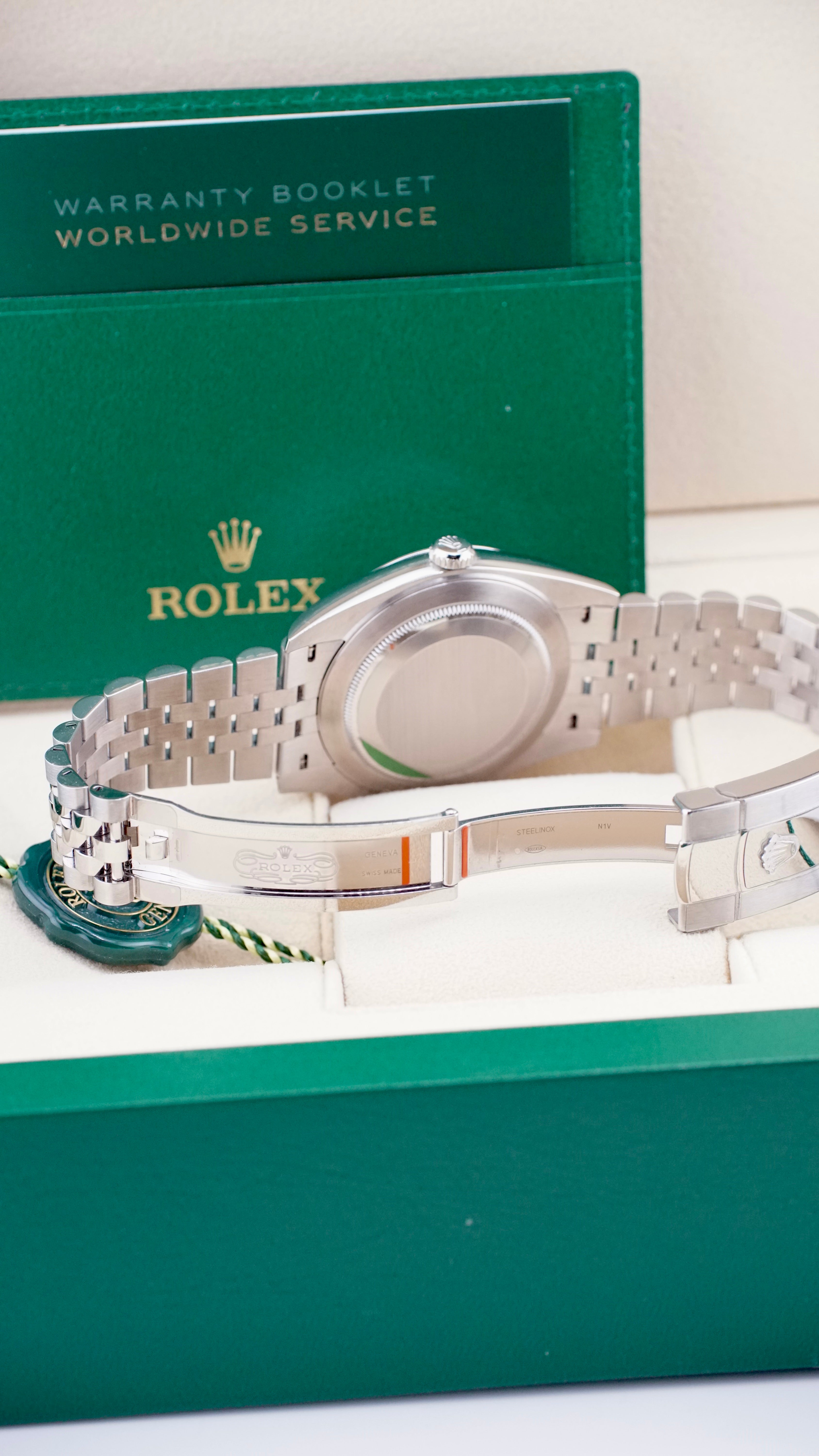 Rolex Datejust 41mm 126300 (2024 NEW Box & Papers)