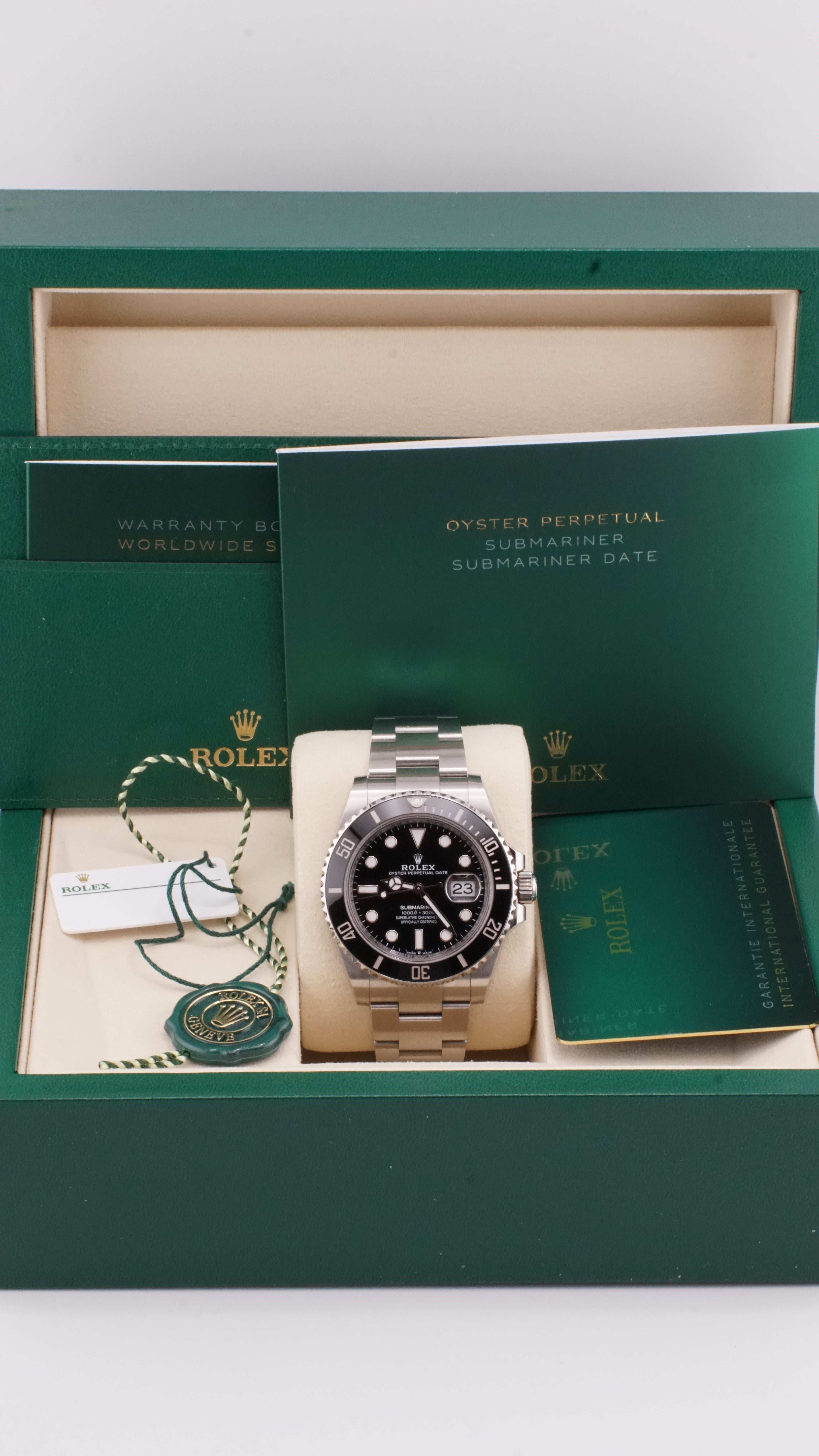 Rolex Submariner 41mm 126610LN (2025 Box & Papers)