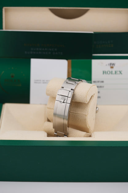 Rolex Submariner 116610LV "Hulk" (2026 RSC + 2017 Box & Papers)