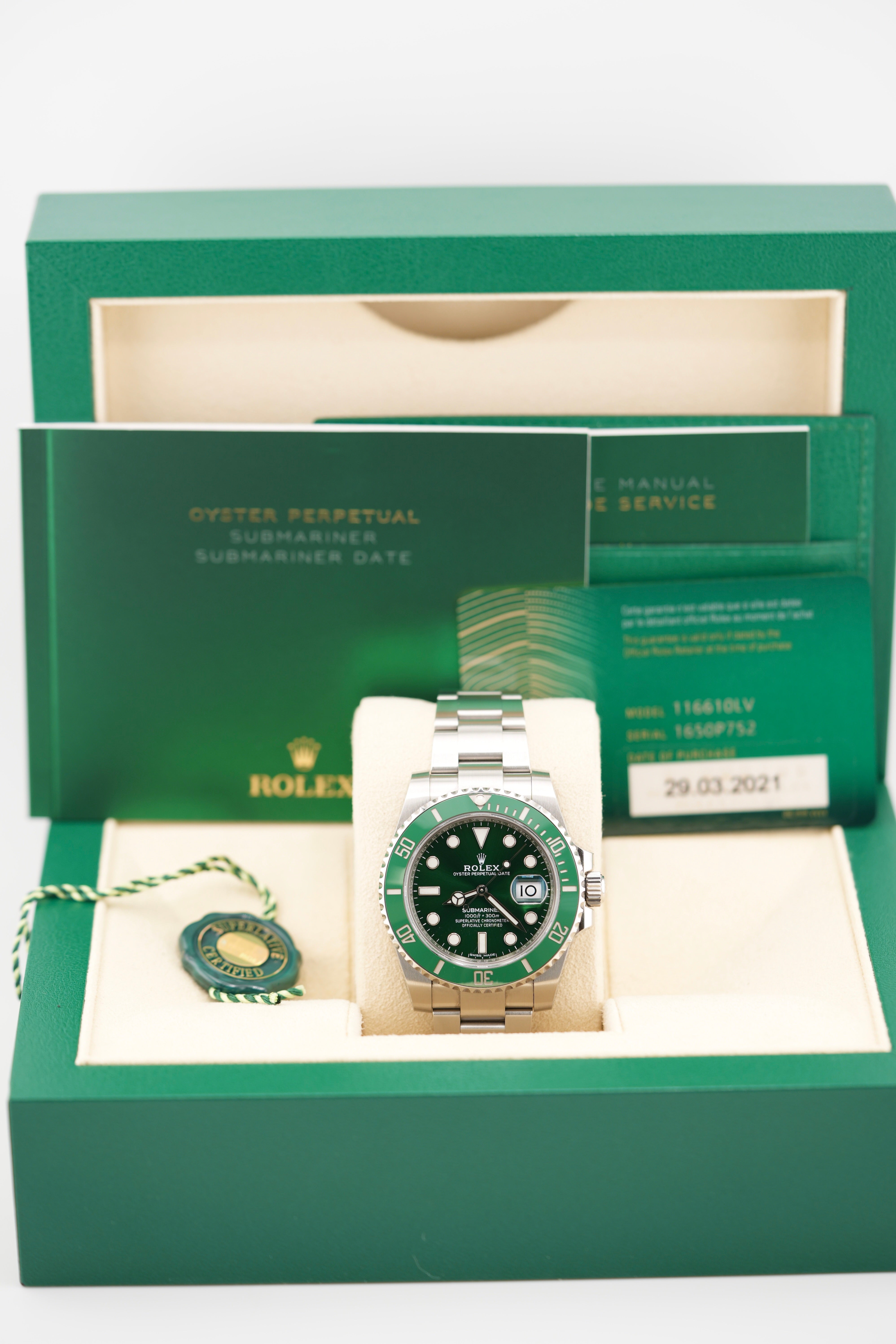 Rolex Submariner 40mm 116610LV "HULK" (2021 NFC Card Box & PAPapers)
