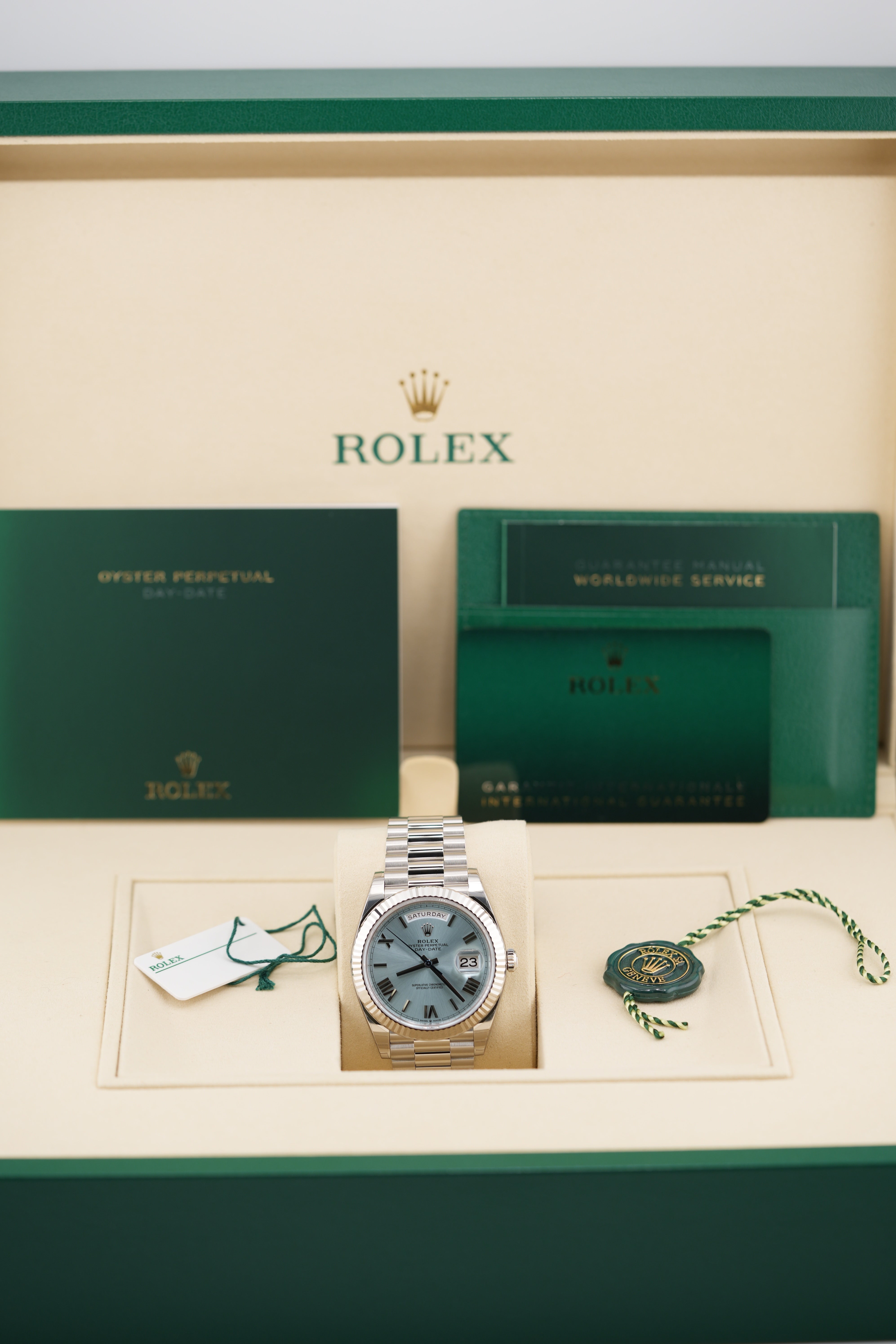 Rolex Day-date 40MM 228236 "Ice Blue" (2026 FULL STICKERS Box & Papers)