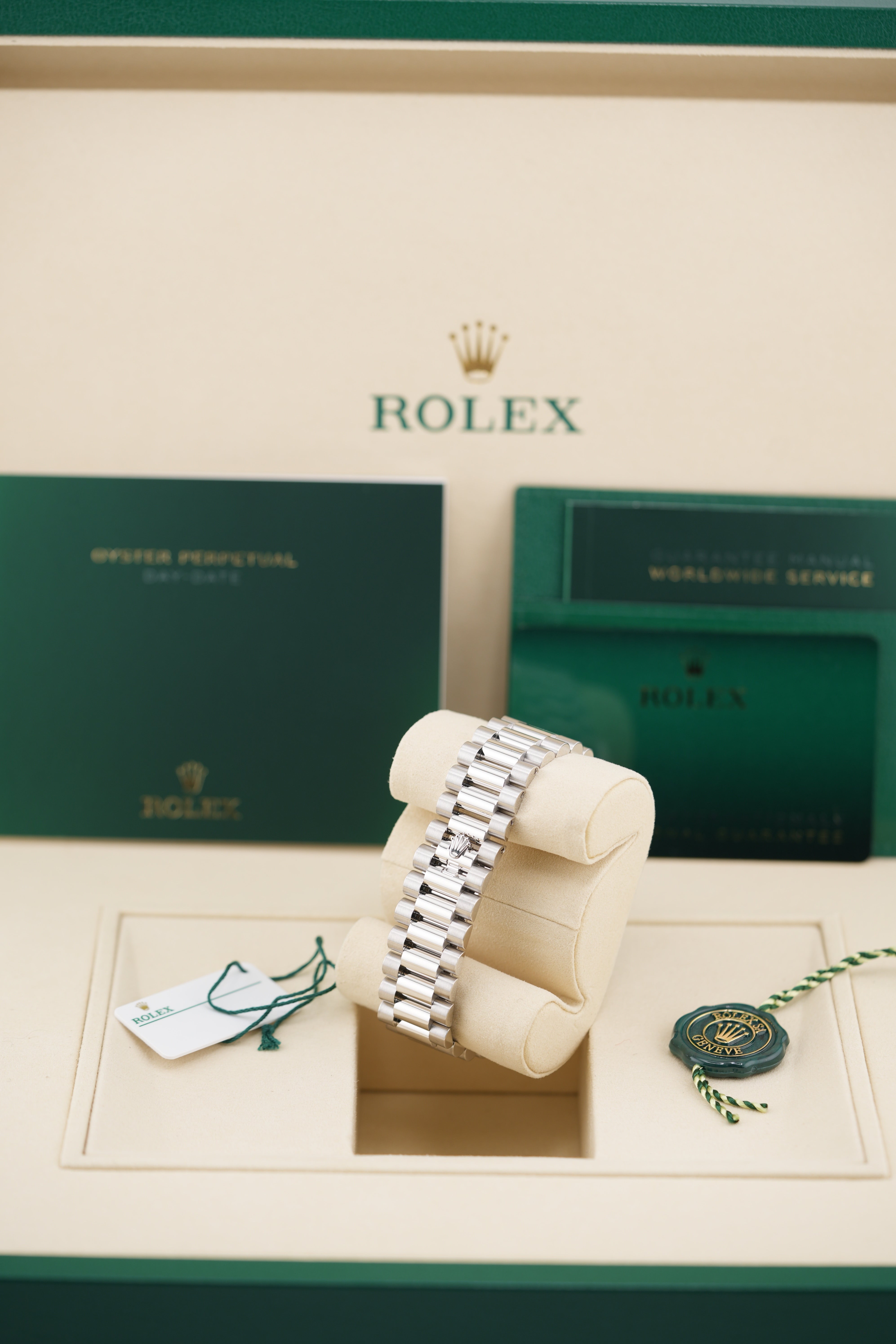 Rolex Day-date 40MM 228236 "Ice Blue" (2026 FULL STICKERS Box & Papers)