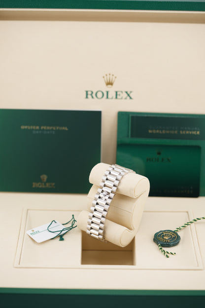 Rolex Day-date 40MM 228236 "Ice Blue" (2026 FULL STICKERS Box & Papers)