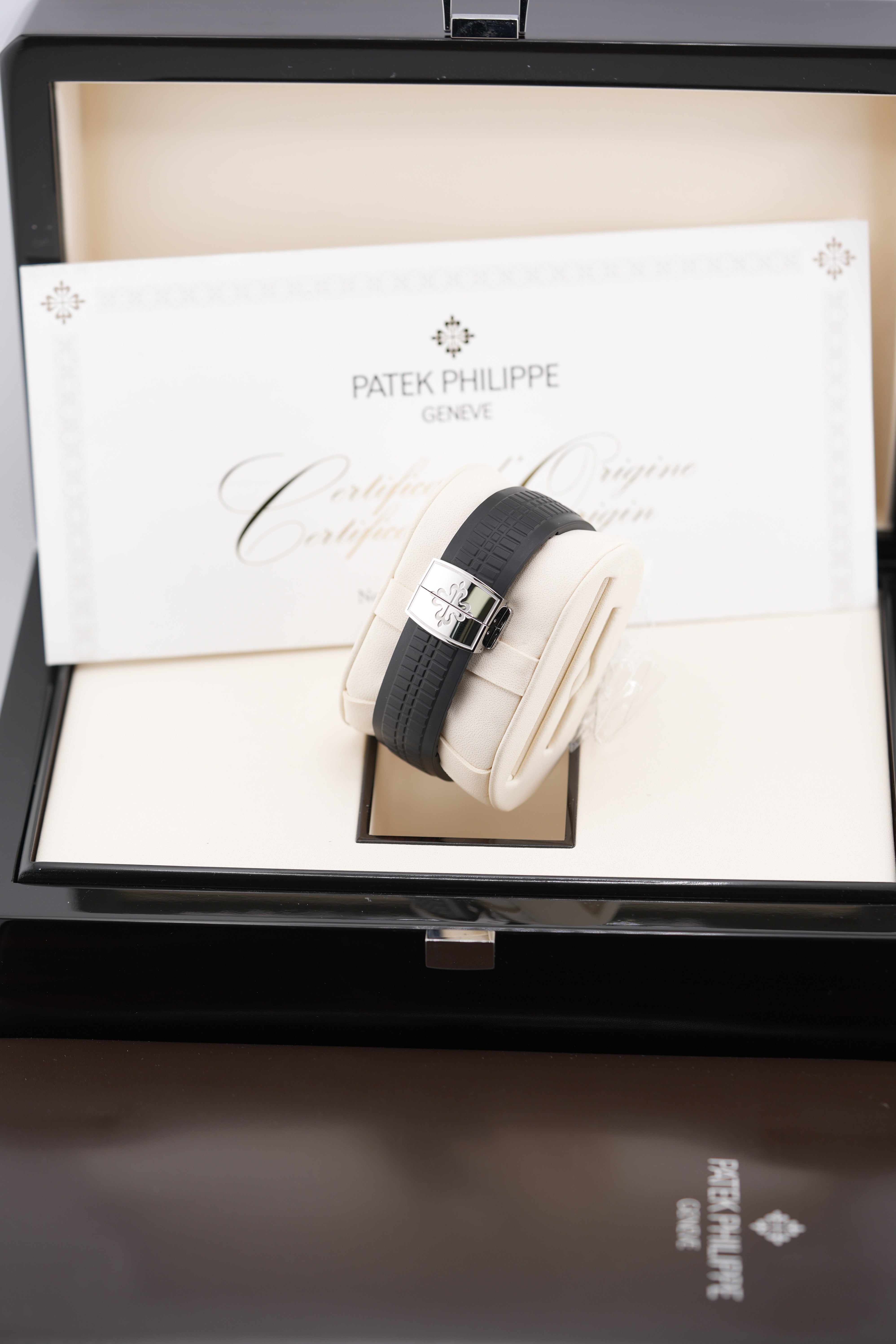 Patek Philippe 5167A Aquanaut (Box & Papers)