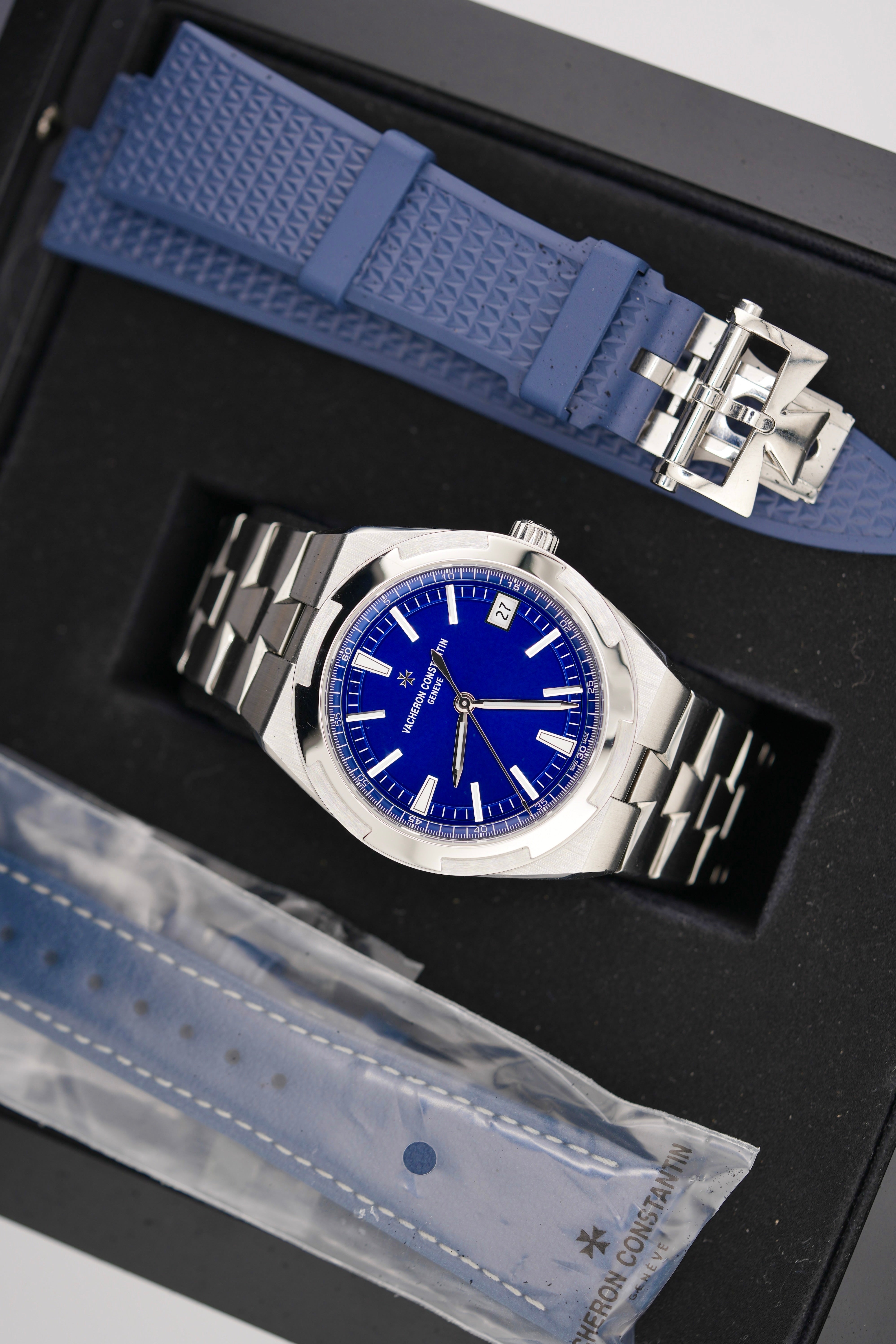 Vacheron Constantin Overseas 4520V "Blue" (2024 Box & Papers)