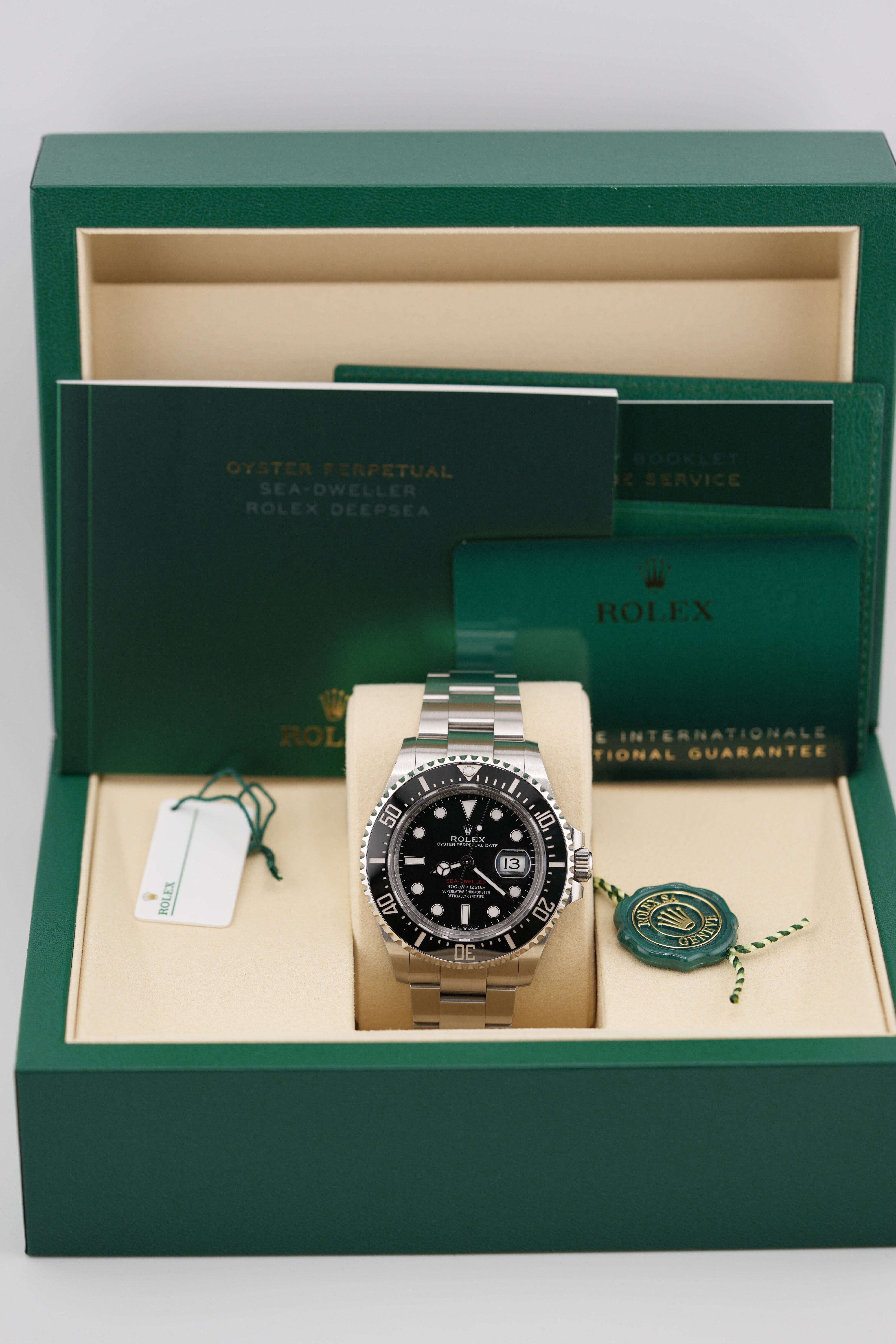 Rolex Sea-dweller 126600 "Red Letter" (2026 Box & Papers)