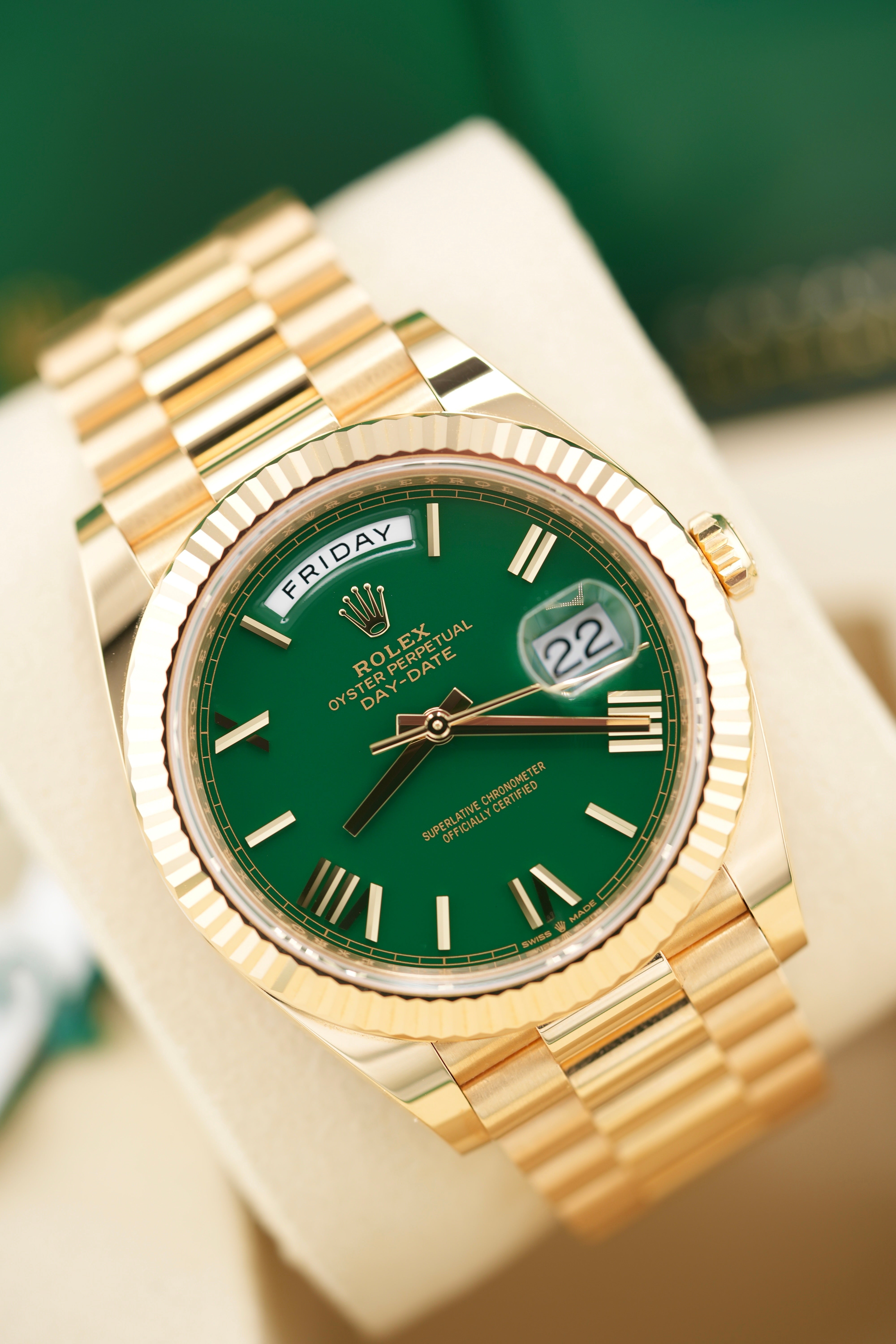 Rolex Day-date 40MM 228238 "Money Green" (2025 Box & Papers)