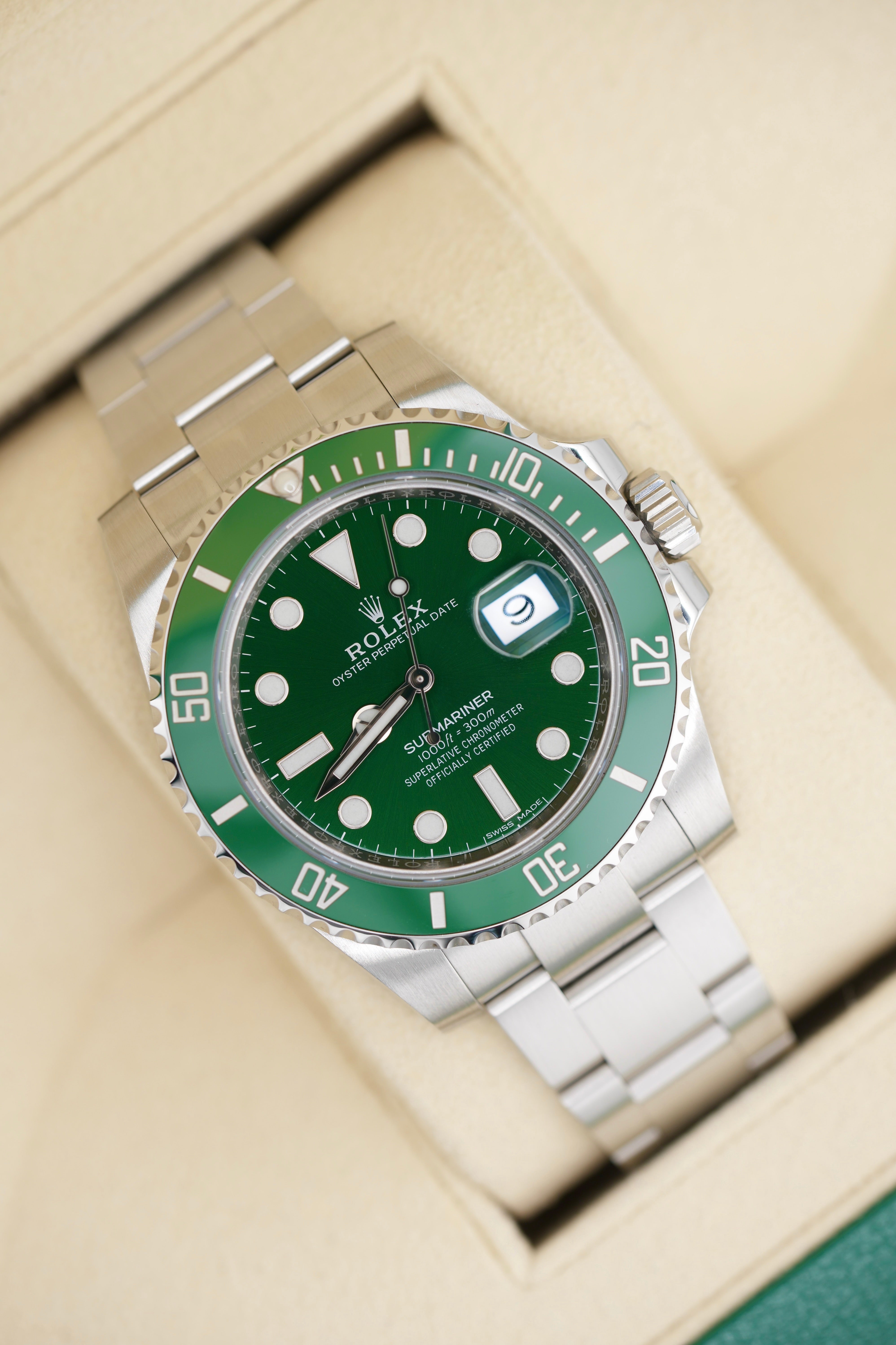 Rolex Submariner 116610LV "Hulk" (2017 Box & Papers)