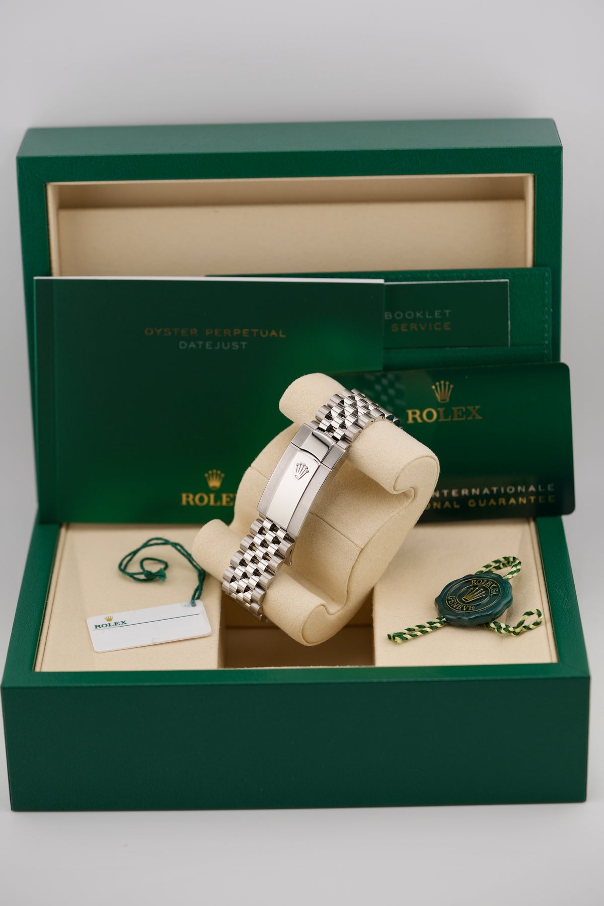 Rolex Datejust 41mm 126300 "Wimbeldon" (2026 UNWORN Box & Papers)