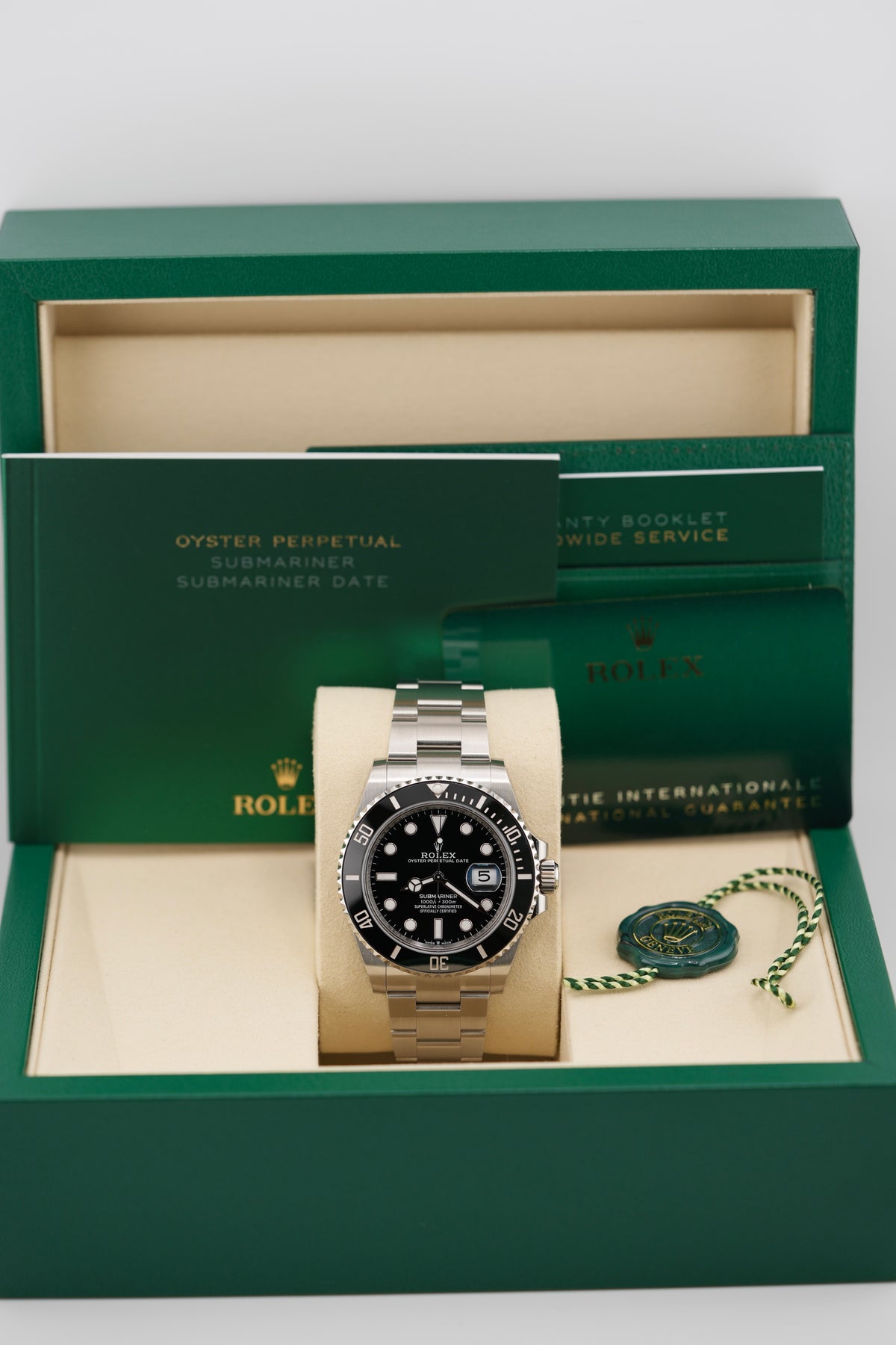 Rolex Submariner 41MM 126610LN (2026 UNWORN Box & Papers)
