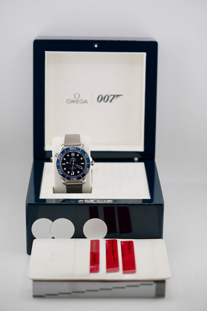 Omega sea-master "James Bond 60th Anniversary" (2023 Box & Papers)
