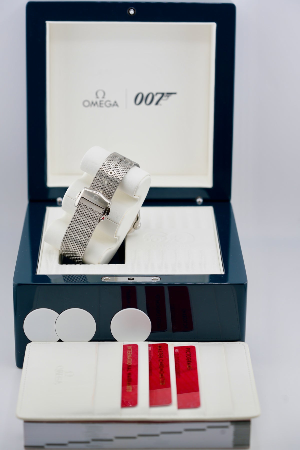 Omega sea-master "James Bond 60th Anniversary" (2023 Box & Papers)