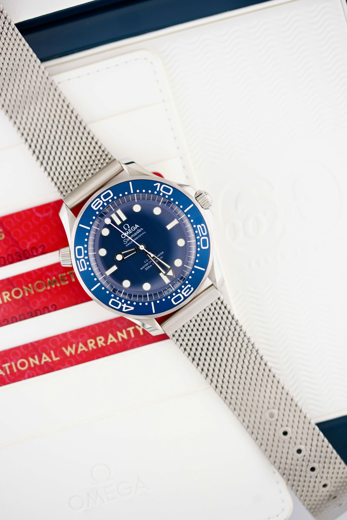 Omega sea-master "James Bond 60th Anniversary" (2023 Box & Papers)