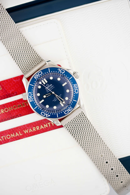 Omega sea-master "James Bond 60th Anniversary" (2023 Box & Papers)