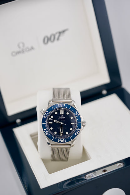Omega sea-master "James Bond 60th Anniversary" (2023 Box & Papers)