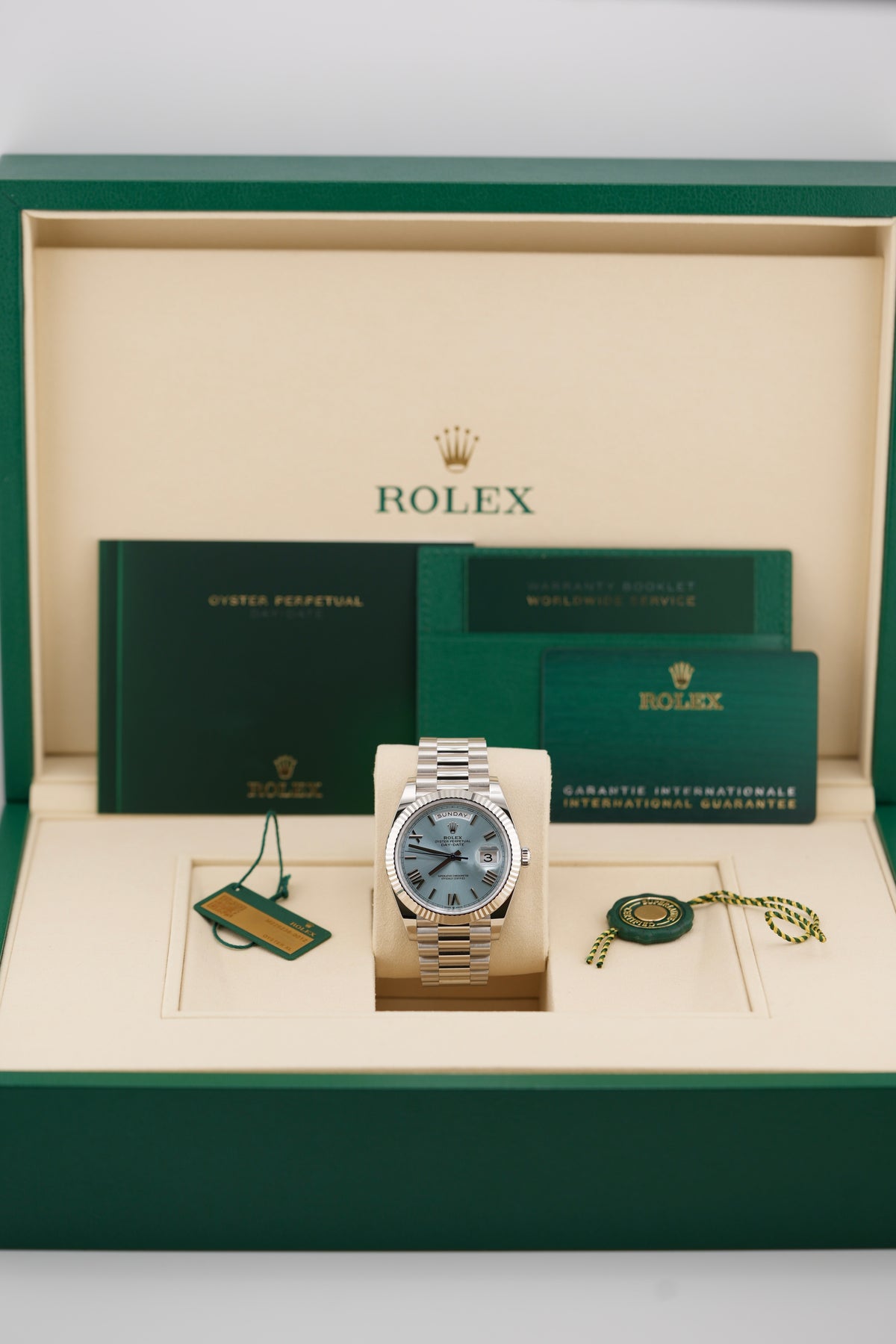 Rolex Day-date 40MM "Ice Blue" (2026 Box & Papers)