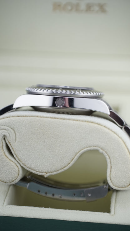 Rolex Sea-Dweller 16600 (SERVICED) (2011 BOX & PAPERS)