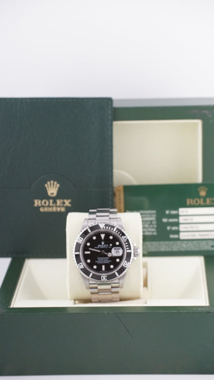 Rolex Submariner 16610LN "Engraved Rehaut" (Box & Papers 2007)