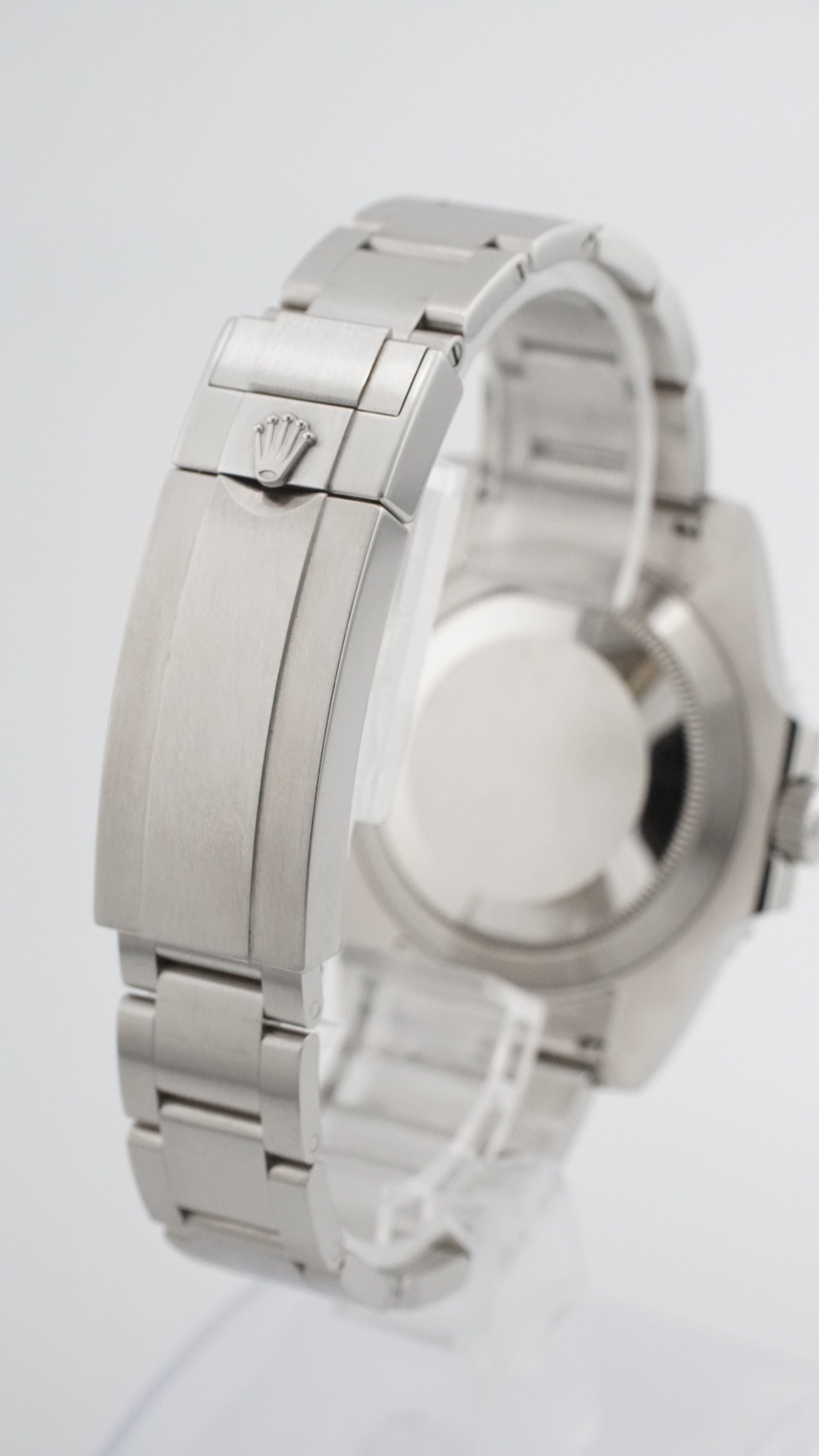 Rolex Submariner 116610LV "Hulk" (2017 Box & Papers)