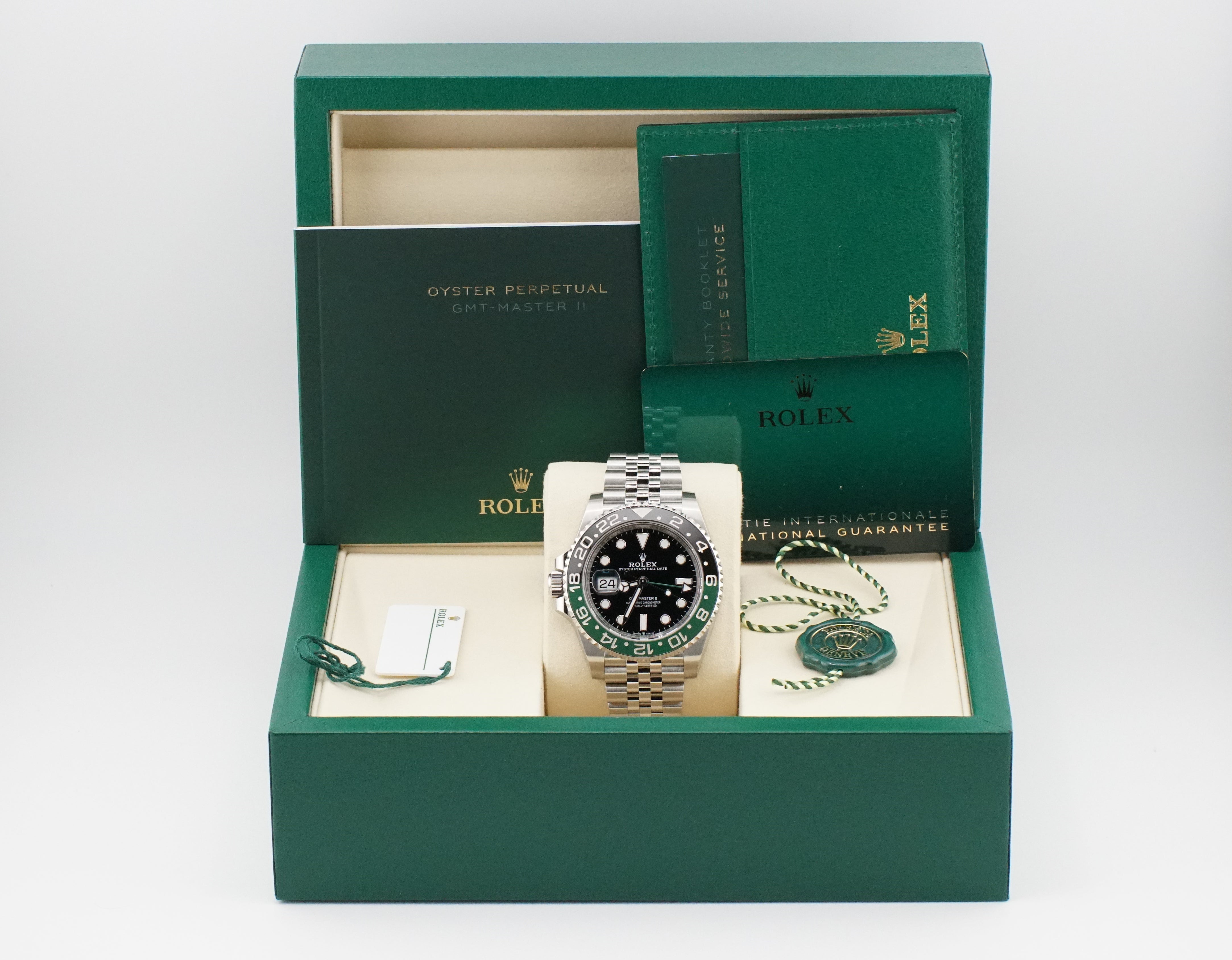ROLEX グリーンボックス 2007 Rolex GMT-Master II 40mm 116710LN Stainless Steel Black