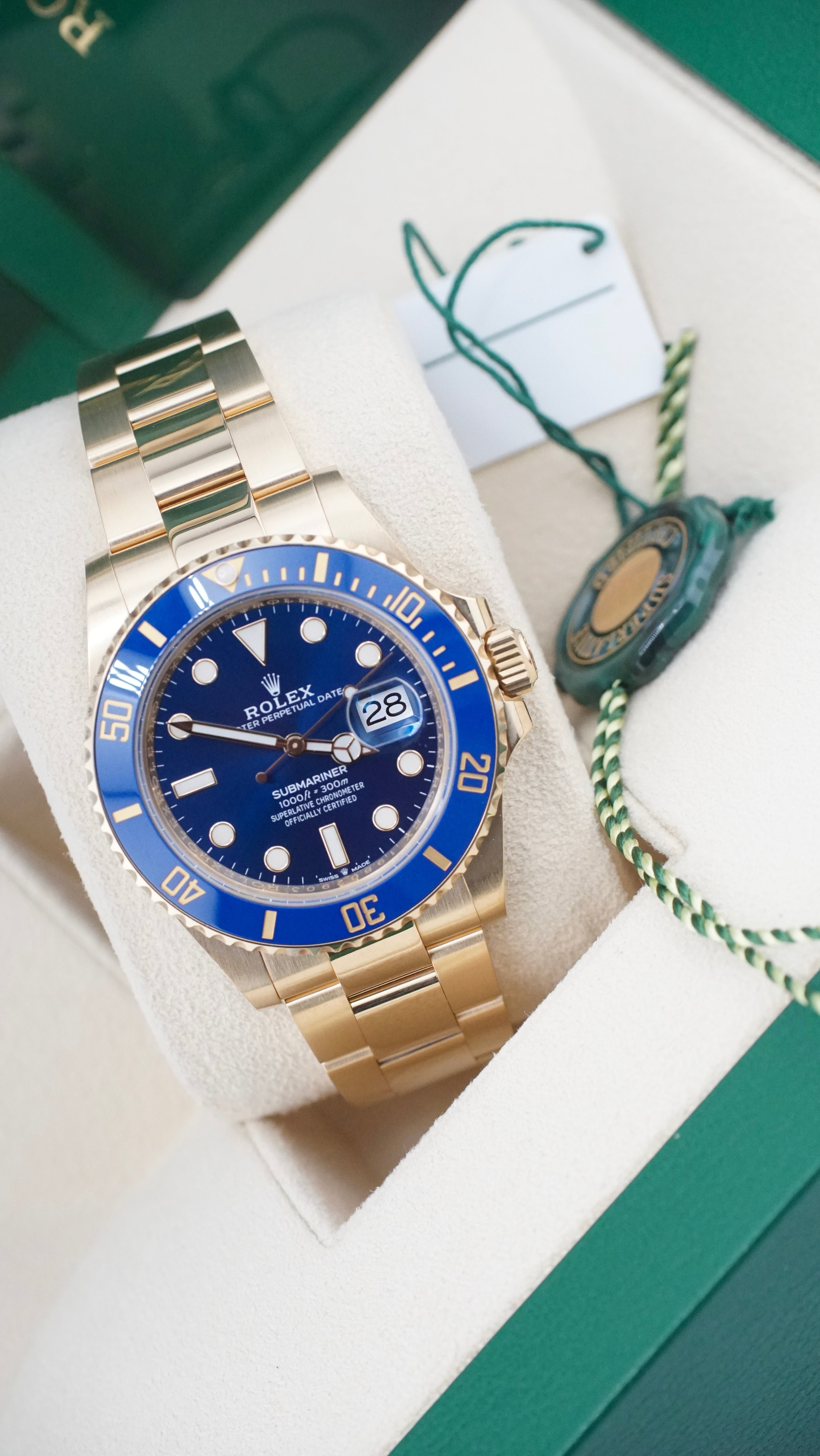 Rolex Submariner "Bluesy" 126618LB (2021 Box & Papers)