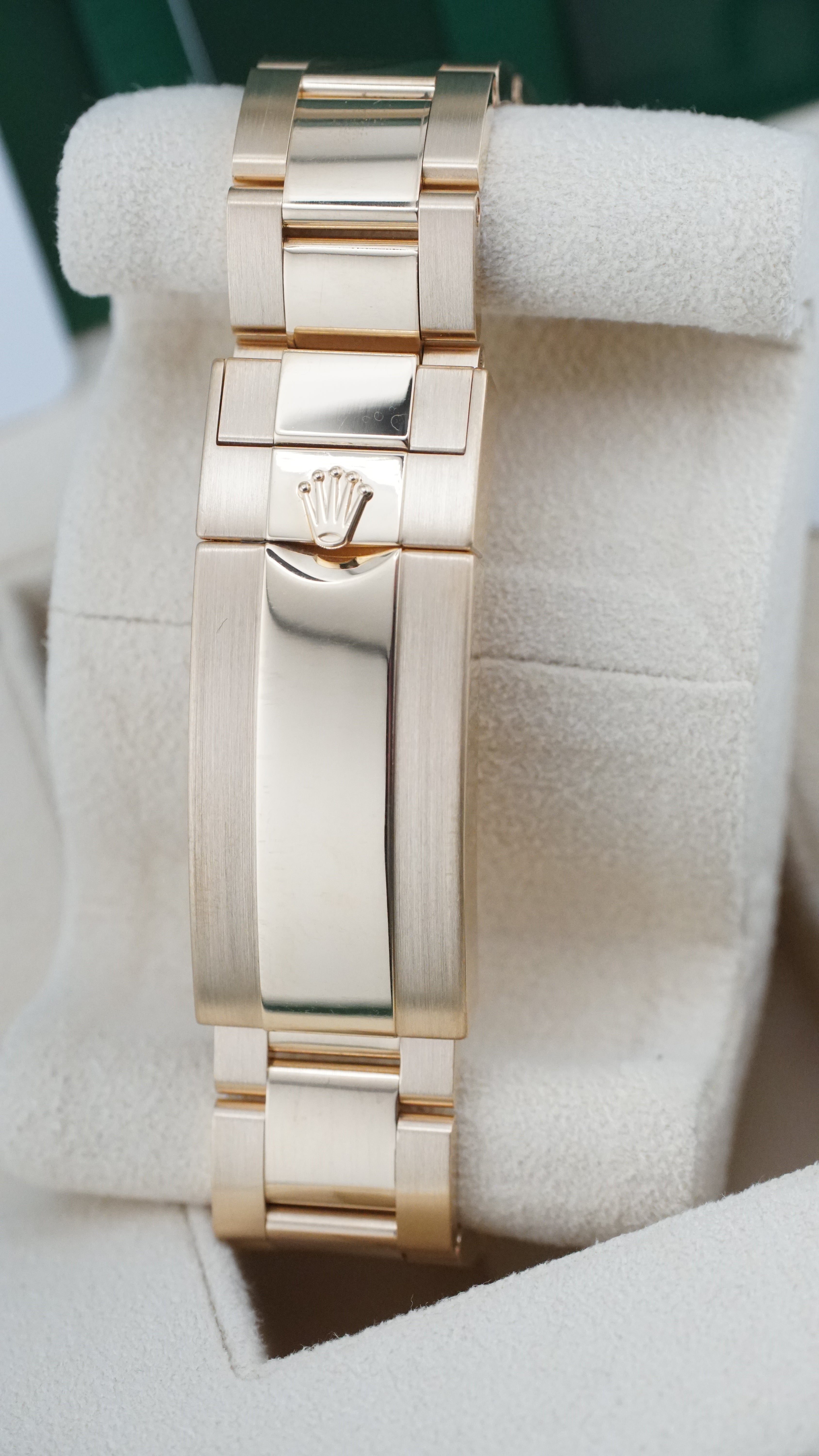 Rolex Submariner "Bluesy" 126618LB (2021 Box & Papers)