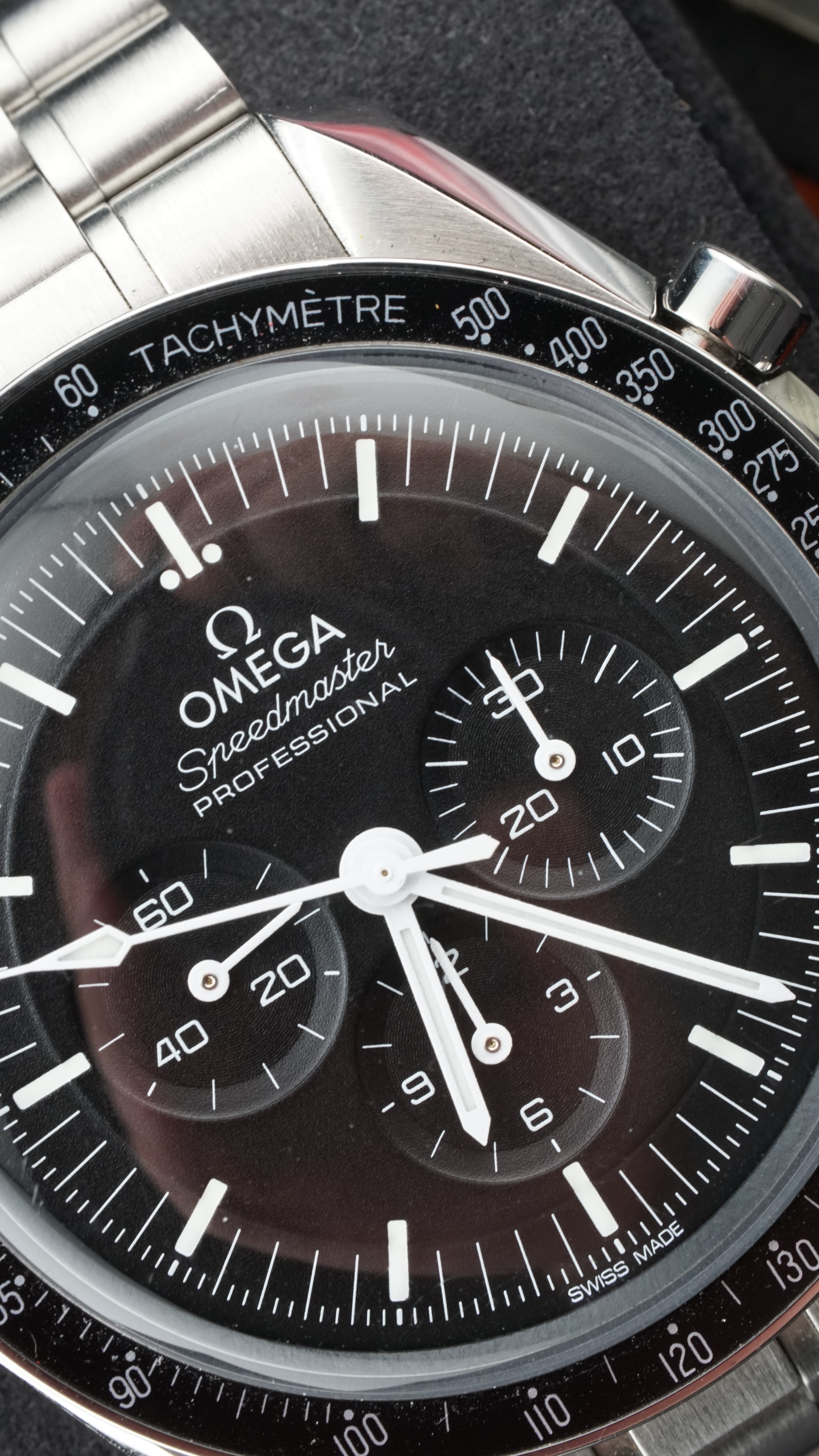 Omega Speedmaster Moonwatch (2023 Box & Papers)
