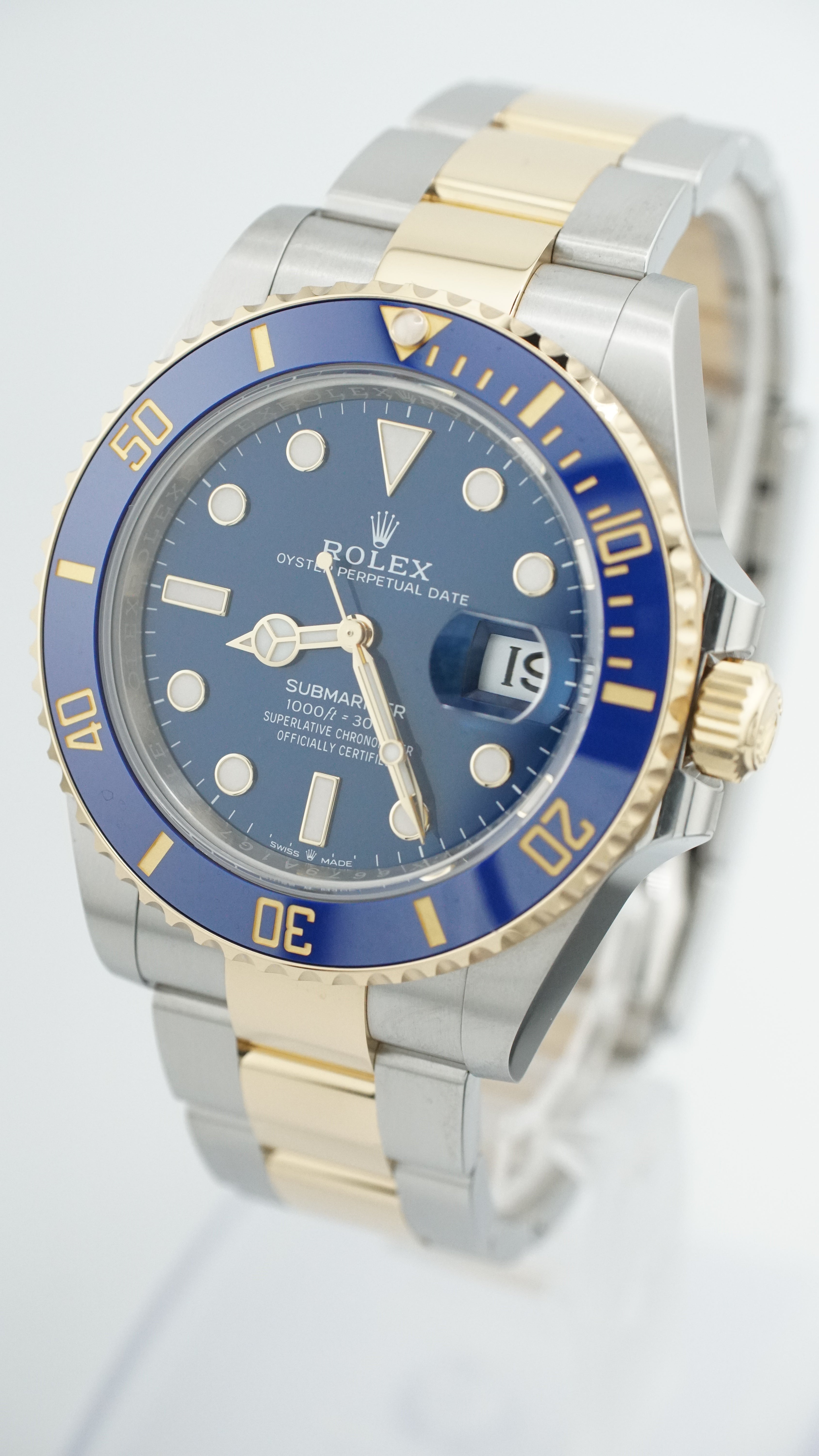 Rolex Submariner "Bluesy" 126613LB (2025 NEW Box & Papers)