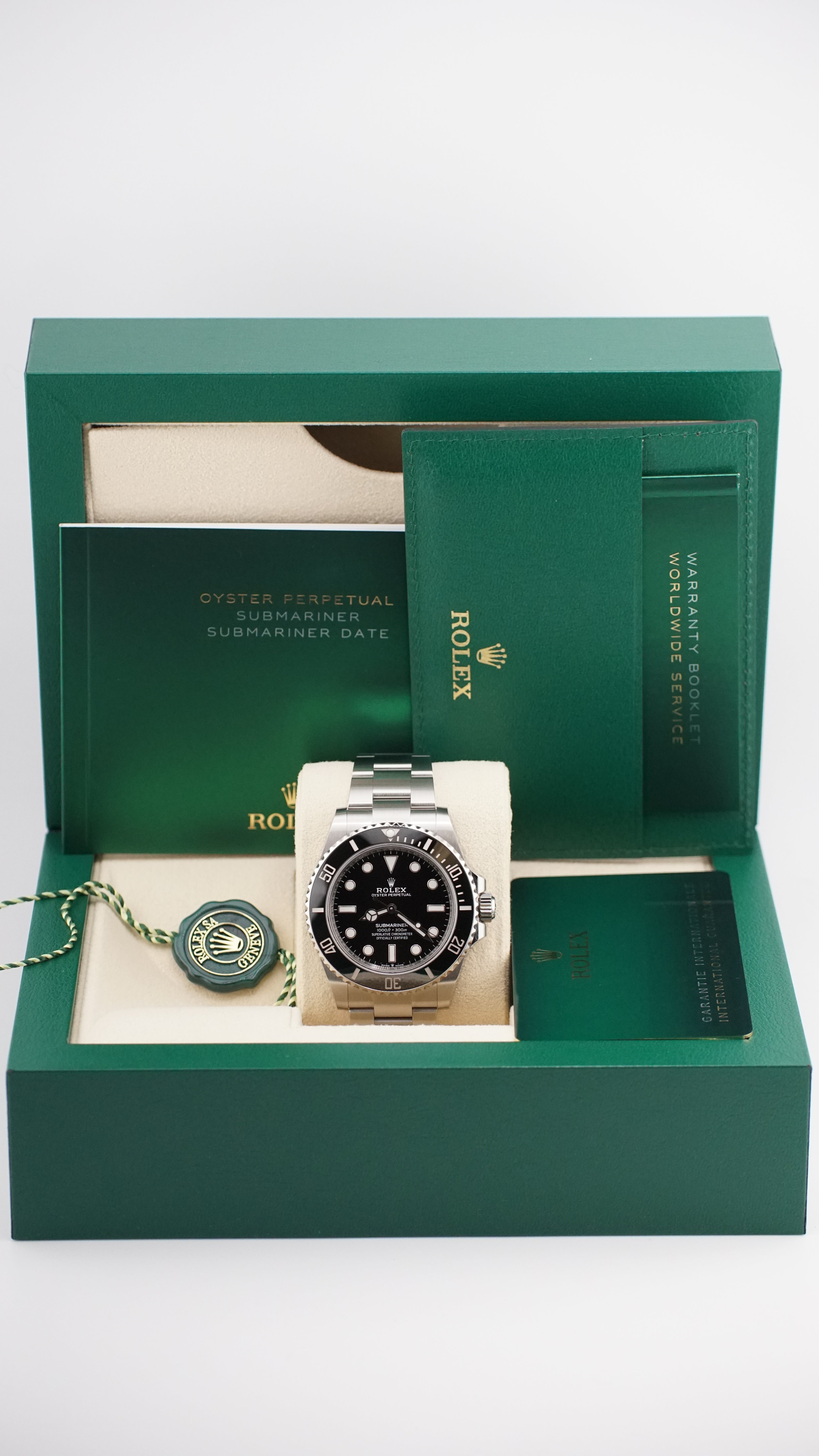 Rolex Submariner No-date 124060 (2022 NOS Box & Papers)