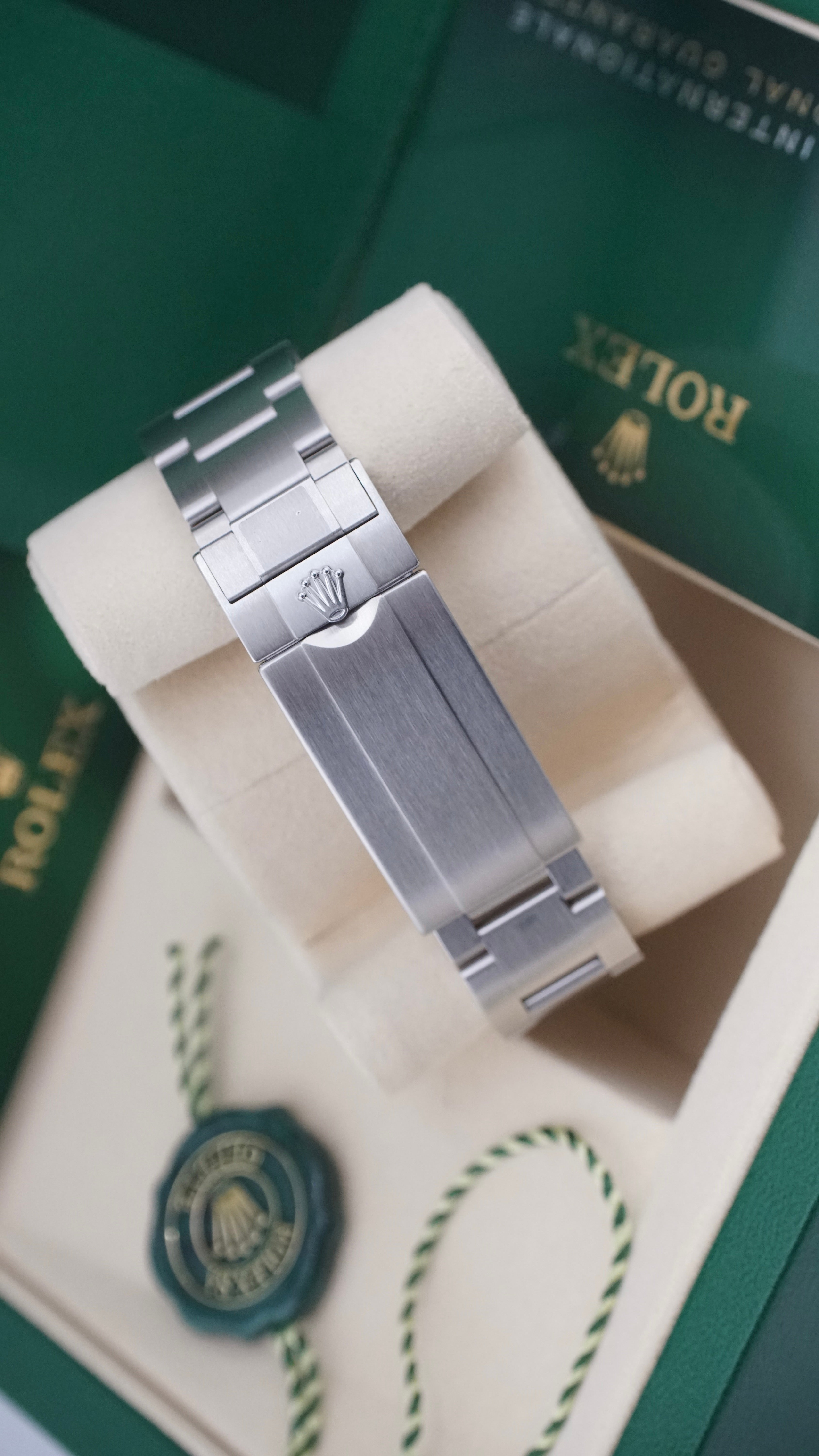 Rolex Submariner No-date 124060 (2022 NOS Box & Papers)